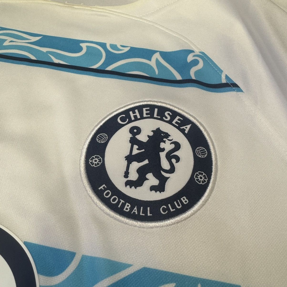 Chelsea Soccer × Nike Chelsea 22/23 away shirt #24 James Size US S / EU 44-46 / 1 - 4 Thumbnail