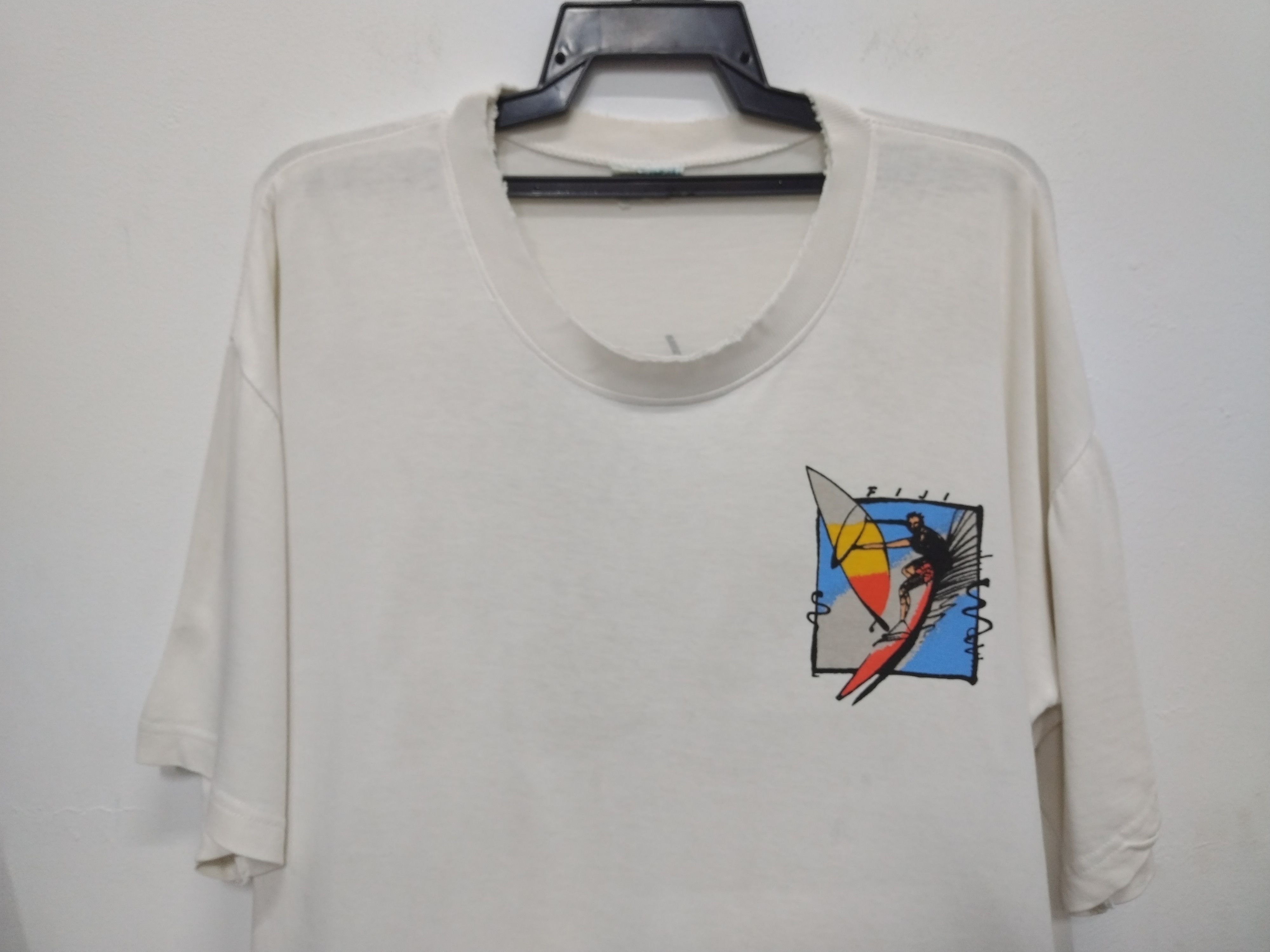 Vintage VINTAGE RARE DISTRESSED FIJI HAWAII SURFBOARD T SHIRT Size US L / EU 52-54 / 3 - 6 Thumbnail
