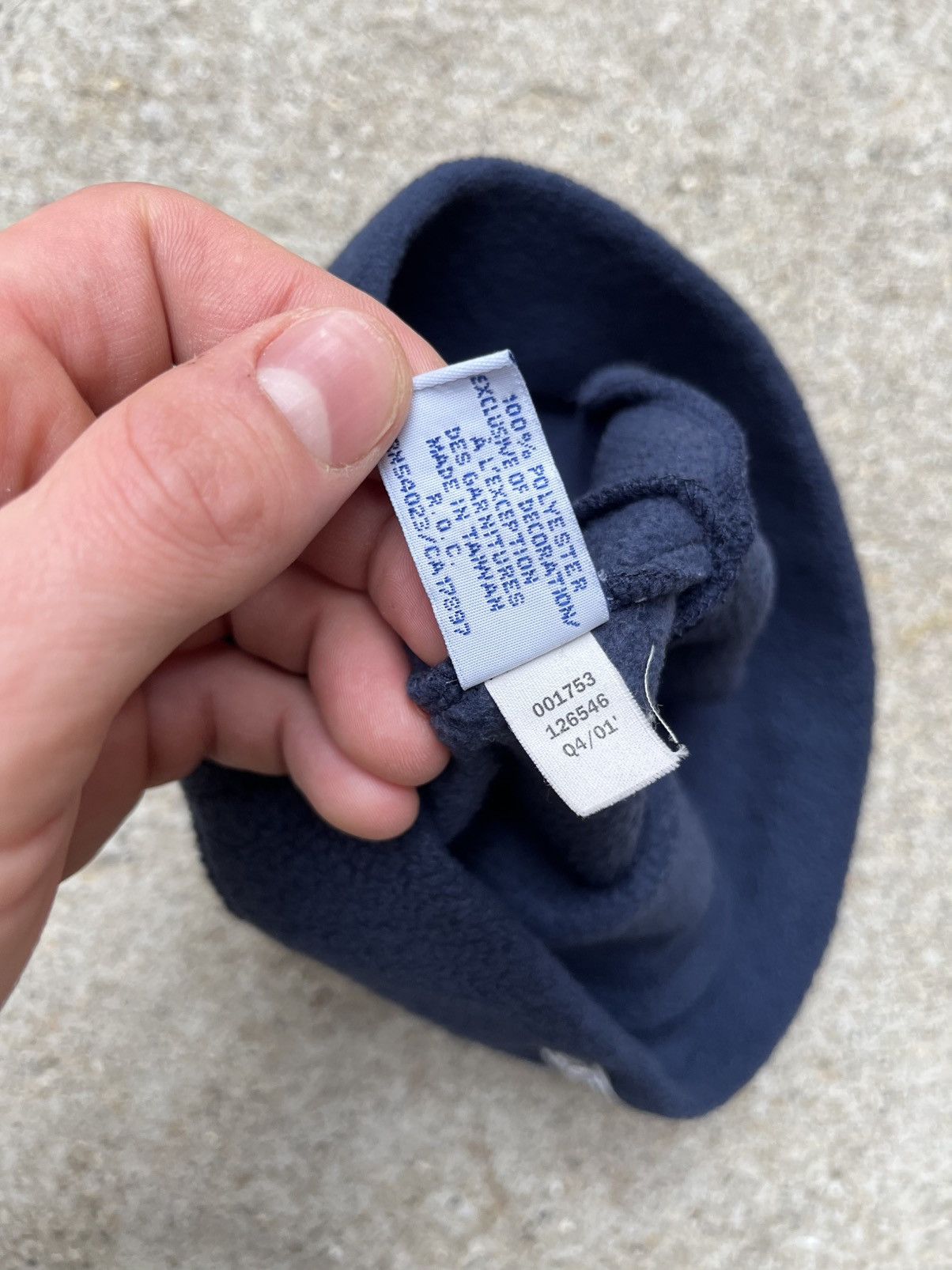 Old Navy × Vintage Vintage Y2K Old Navy Metal Logo Beanie Size ONE SIZE - 3 Thumbnail
