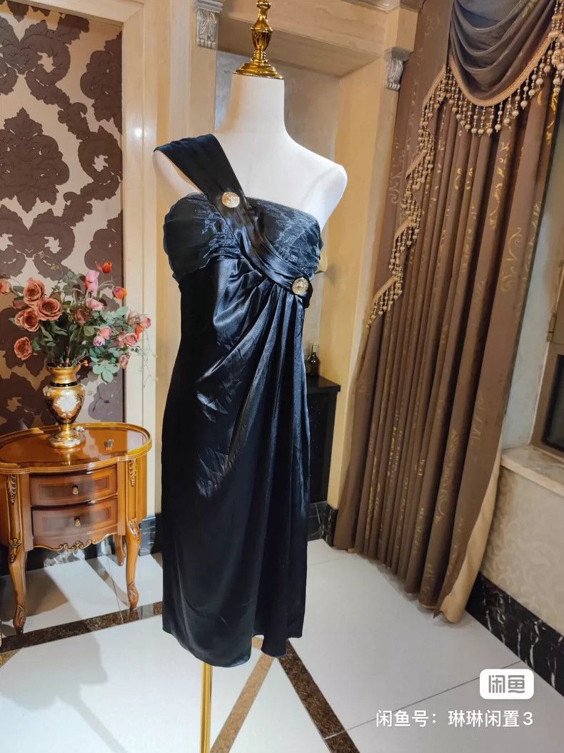 Versace Versace Three-dimensional mesh satin dress dress Size M / US 6-8 / IT 42-44 - 2 Thumbnail