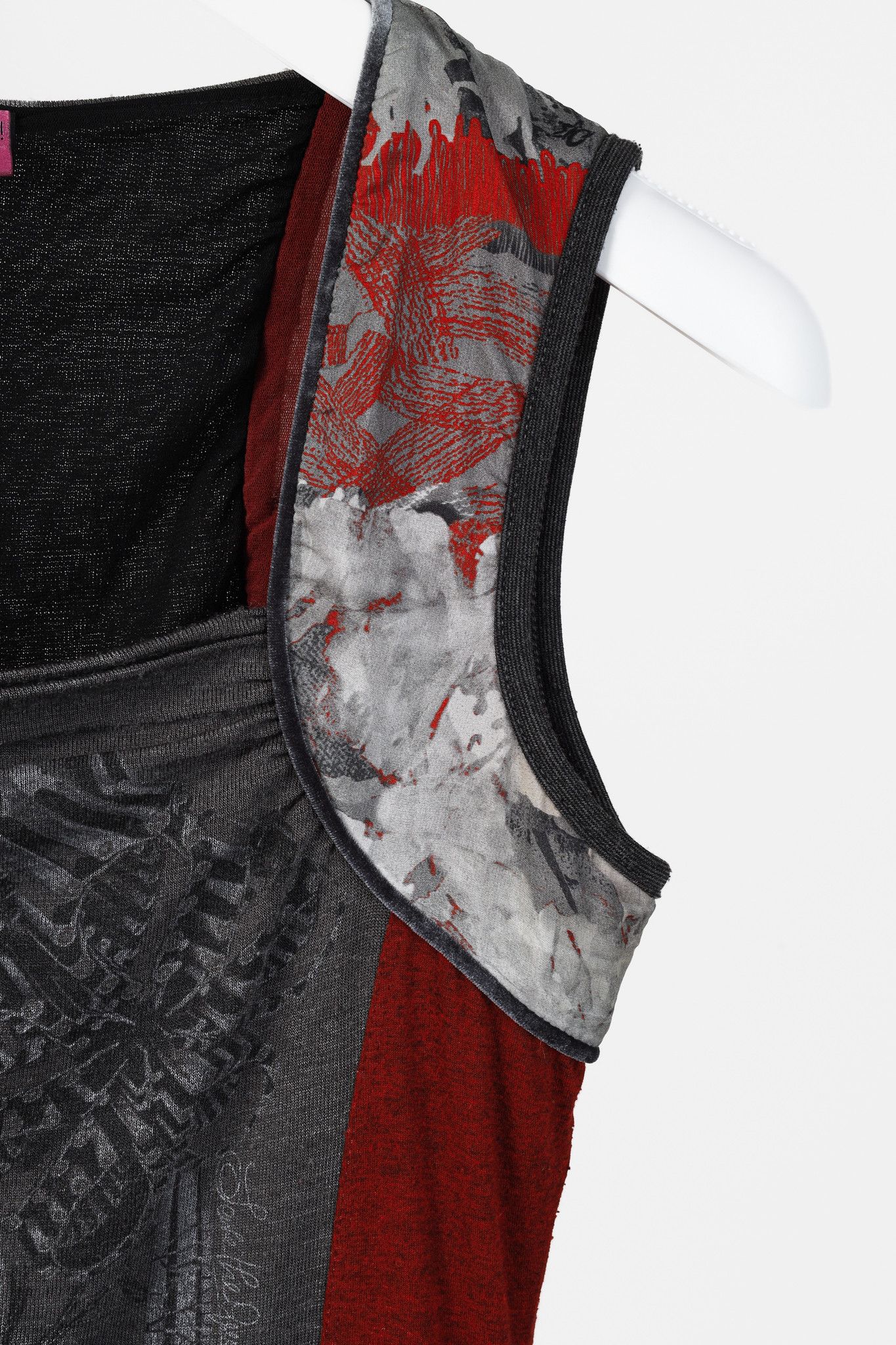 Other Save the Queen Red and Grey Tank Size XL / US 12-14 / IT 48-50 - 5 Thumbnail