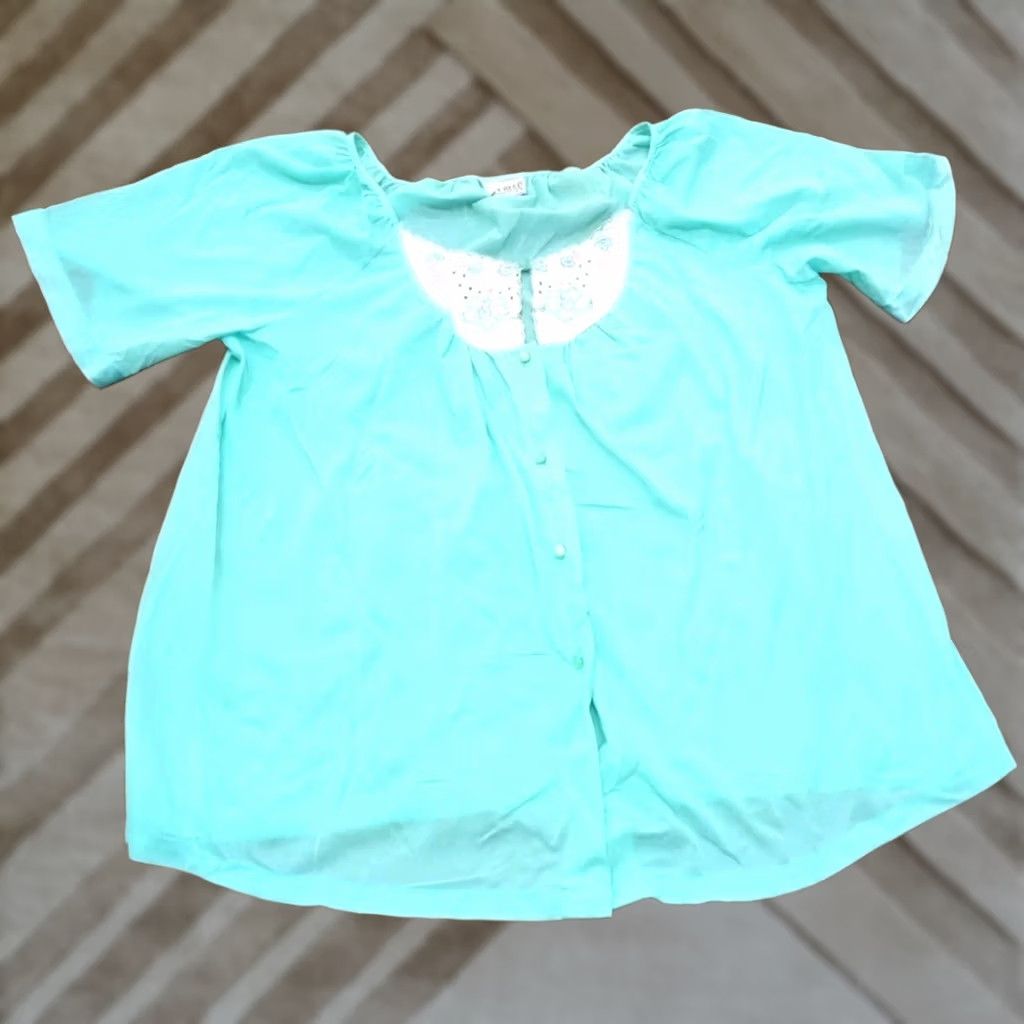 Vintage VINTAGE Kelly Reed Pajama Top Womens Shirt Regular L Embroidered Short Sleeve USA Green Satin Nylon Blouse Spring Summer Theme USA Size L / US 10 / IT 46 - 1 Thumbnail