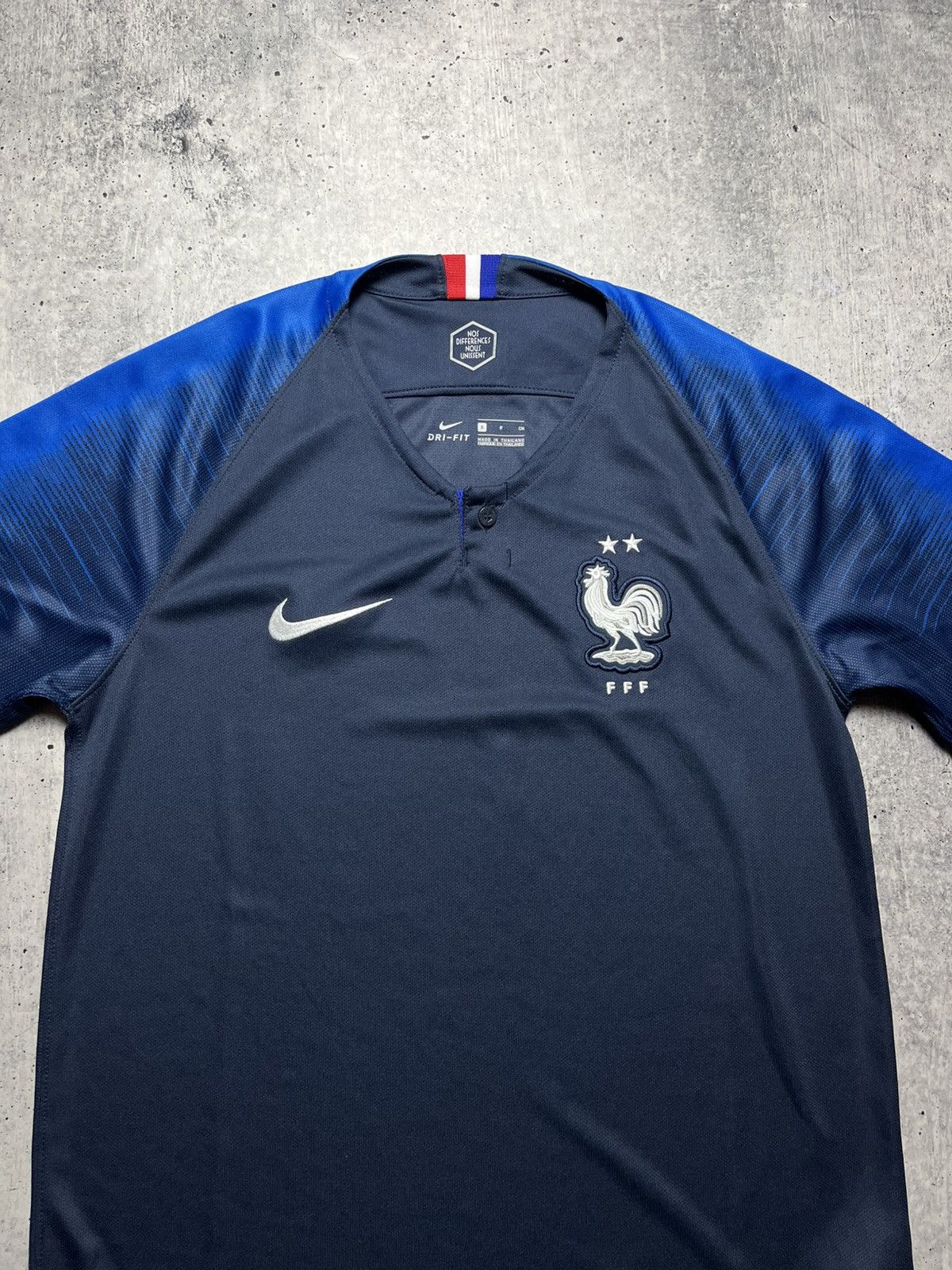 Nike FRANCE 2018 2019 HOME FOOTBALL SHIRT SOCCER 893872-451 Size US S / EU 44-46 / 1 - 3 Thumbnail