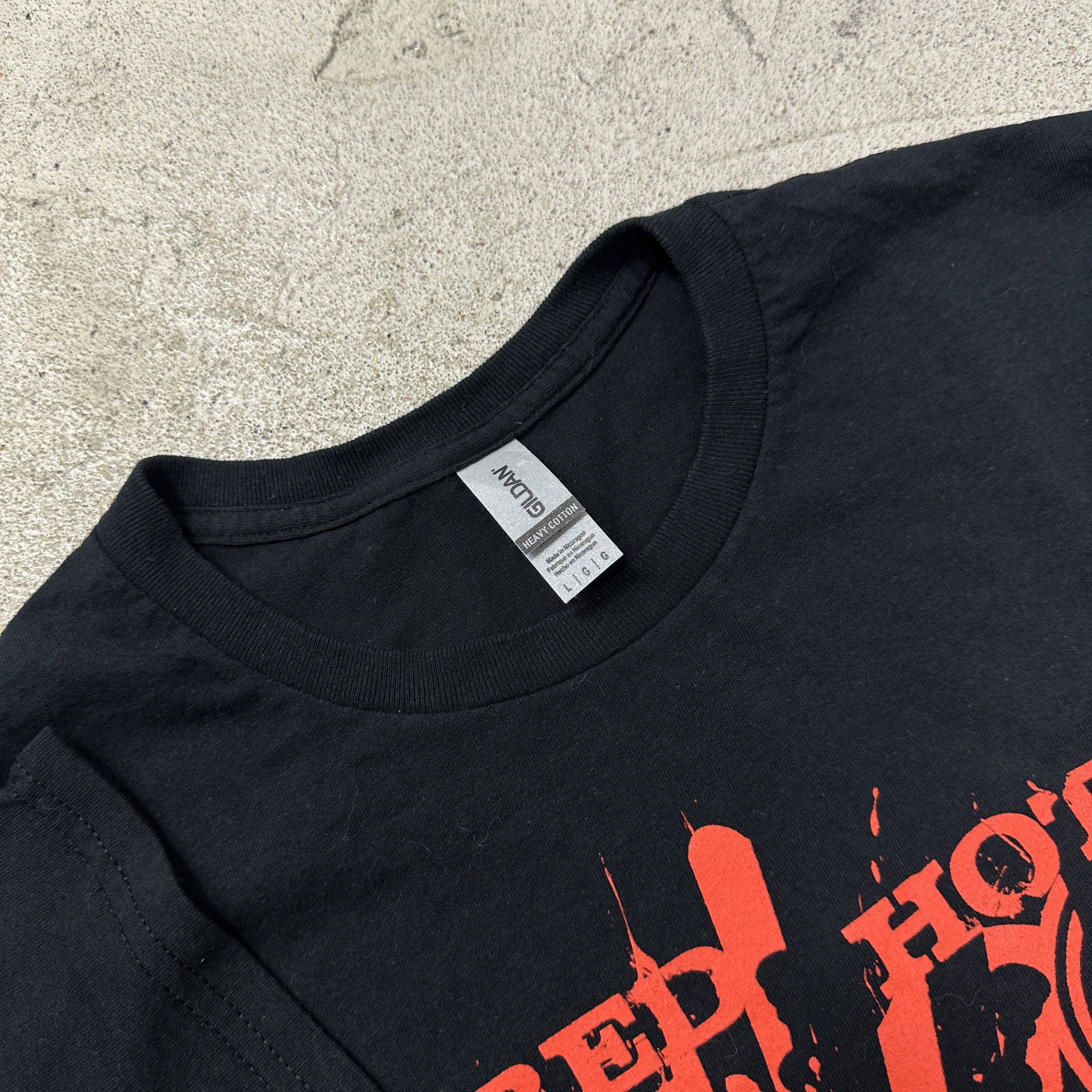 Vintage Vintage Bandtee Red Hot Chili Peppers Printed T-shirt Y2K Size US L / EU 52-54 / 3 - 3 Thumbnail