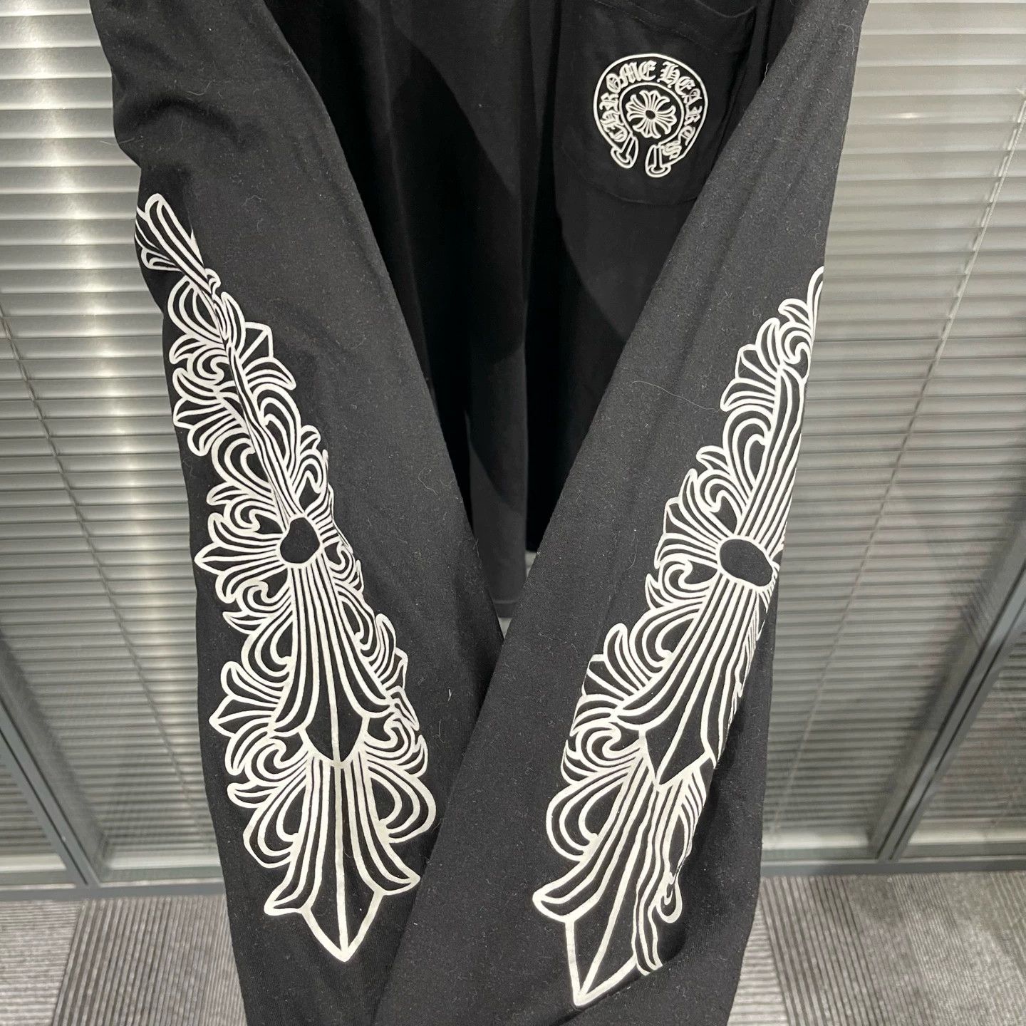 Chrome Hearts Chrome Hearts Beijing Kylin Arm Horseshoe LS XL 99 New Size US XL / EU 56 / 4 - 6 Thumbnail