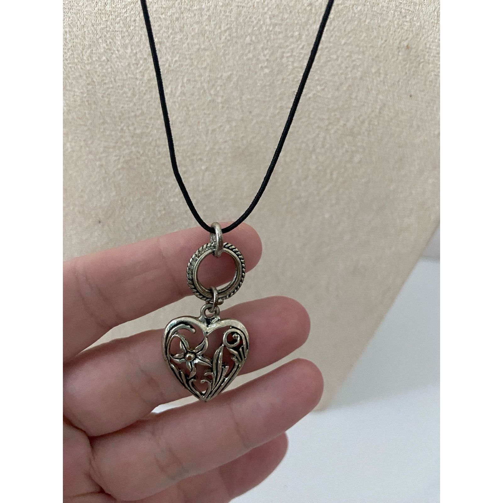 Other Floral heart, pendant, necklace, silver tone Size ONE SIZE - 2 Thumbnail