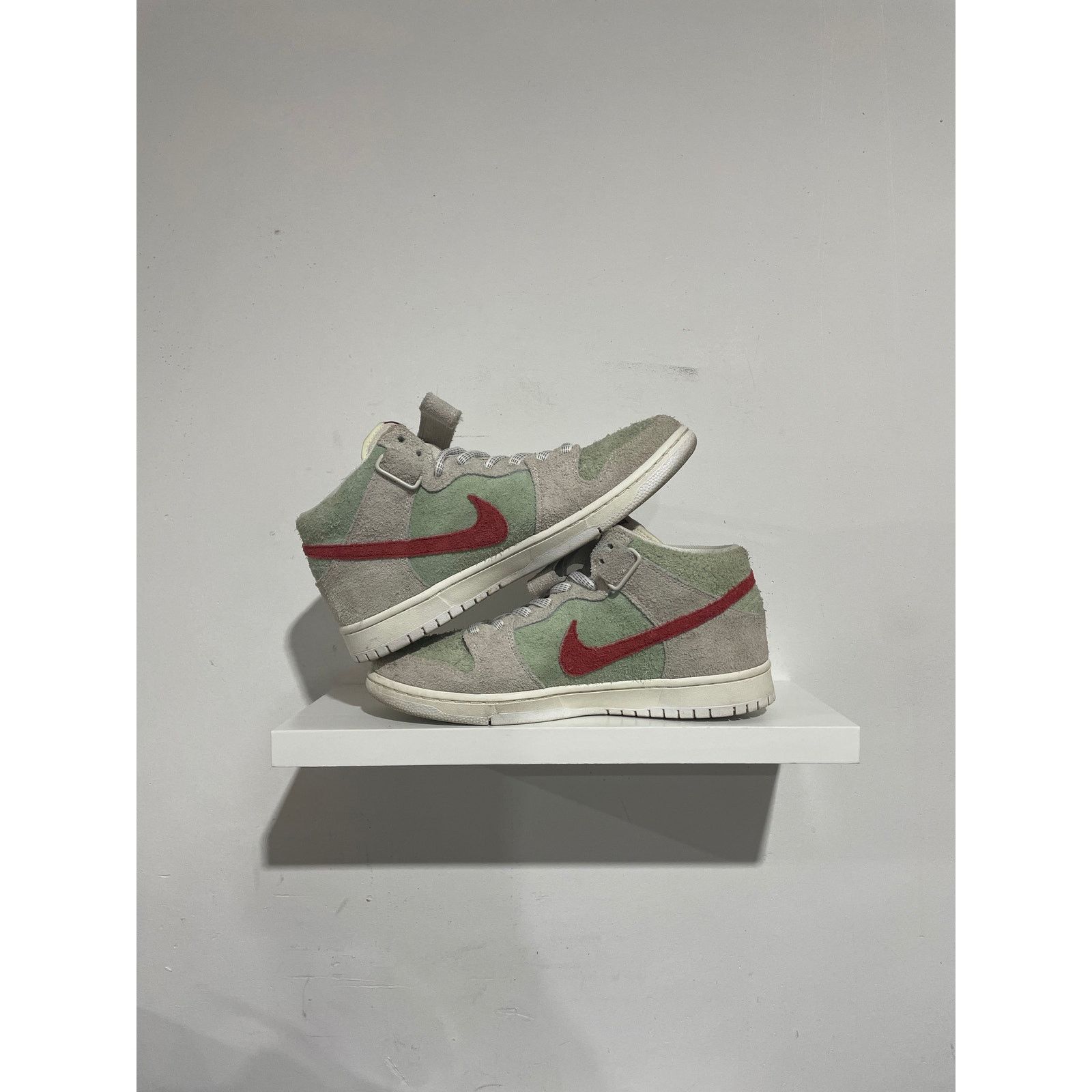 Nike NIKE DUNK MID SB WHITE WIDOW SIZE 10 Size US 10 / EU 43 - 4 Thumbnail