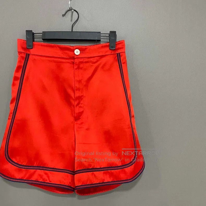 Gucci Gucci Red Shorts Size 25" / US 0 / IT 36 - 2 Thumbnail