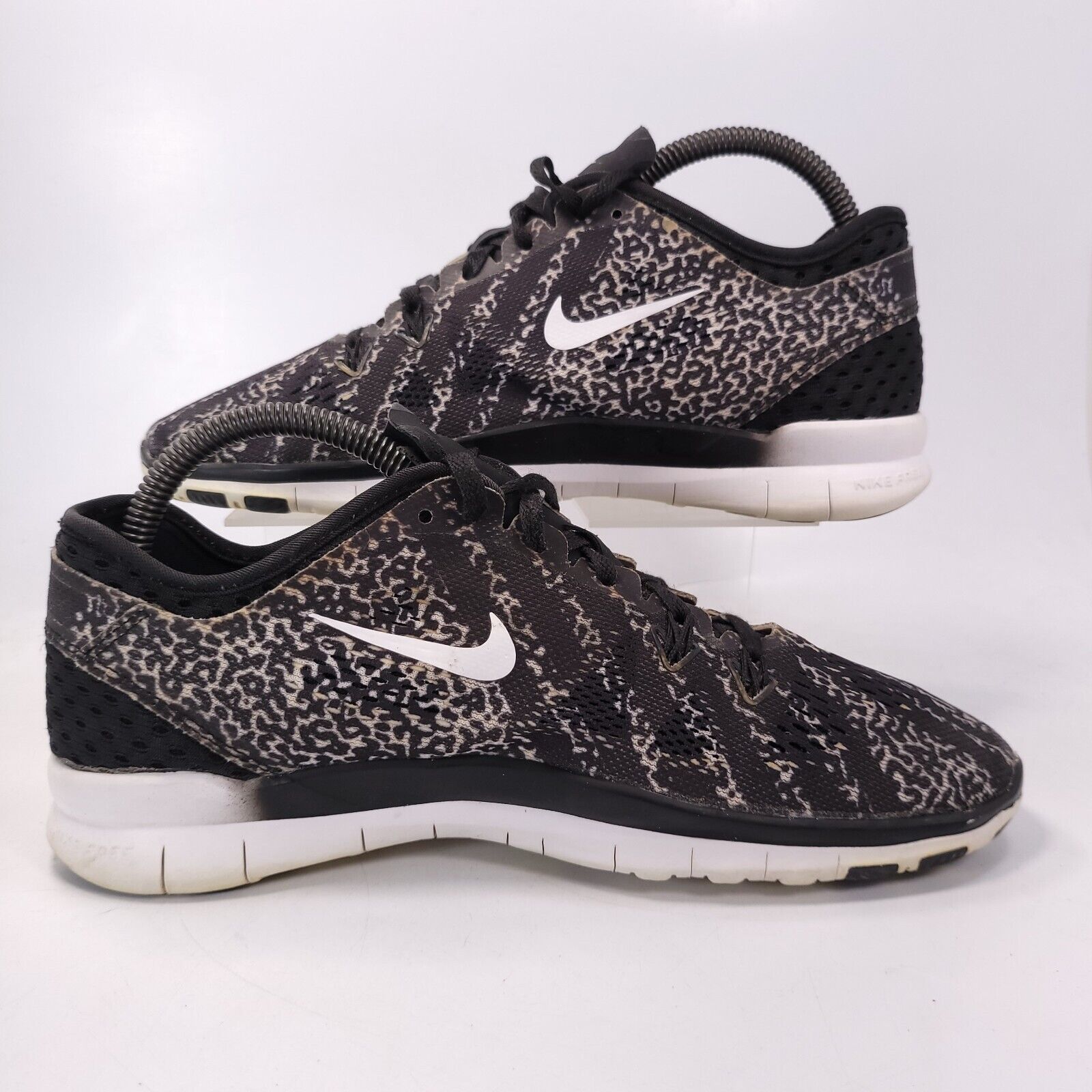 Nike Nike Free TR Fit 5 Shoe Womens Size 8 704695-009 Black White Size US 8 / IT 38 - 6 Thumbnail