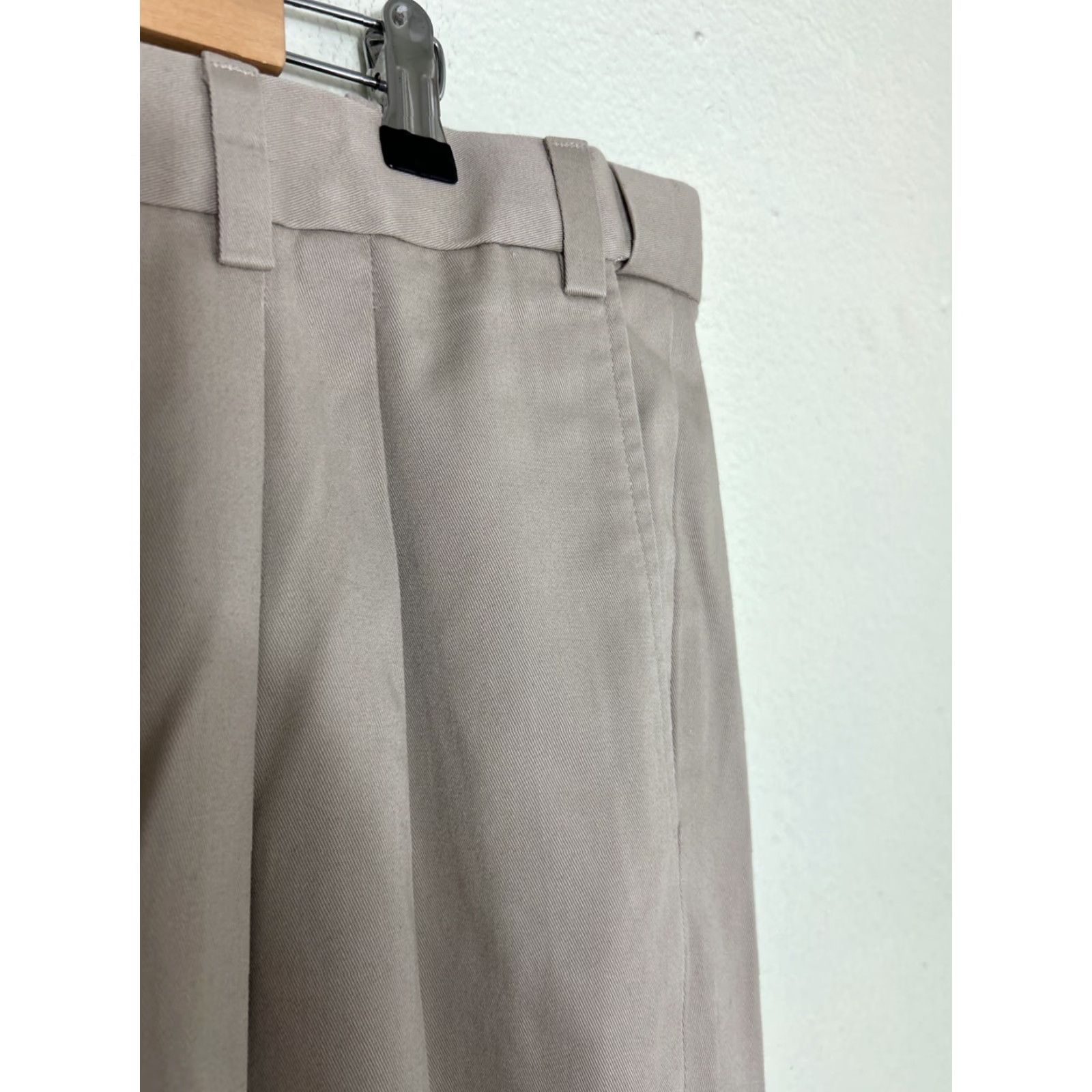 Eddie Bauer VINTAGE Eddie Bauer wrinkle free relaxed fit cotton pants Khaki mens 42x30 42 Tall Size US 42 / EU 58 - 6 Thumbnail