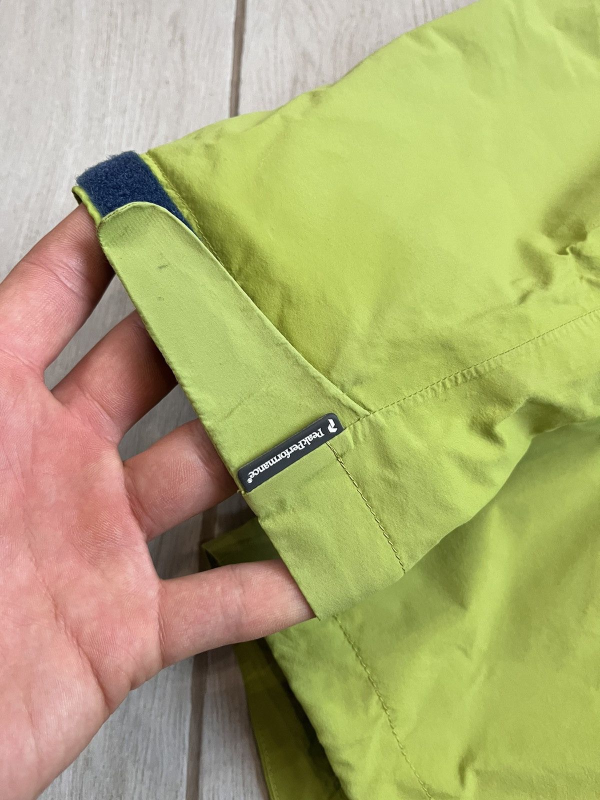 Peak Performance Peak Performance raincoat jacket outdoor minimalistic Size US L / EU 52-54 / 3 - 5 Thumbnail