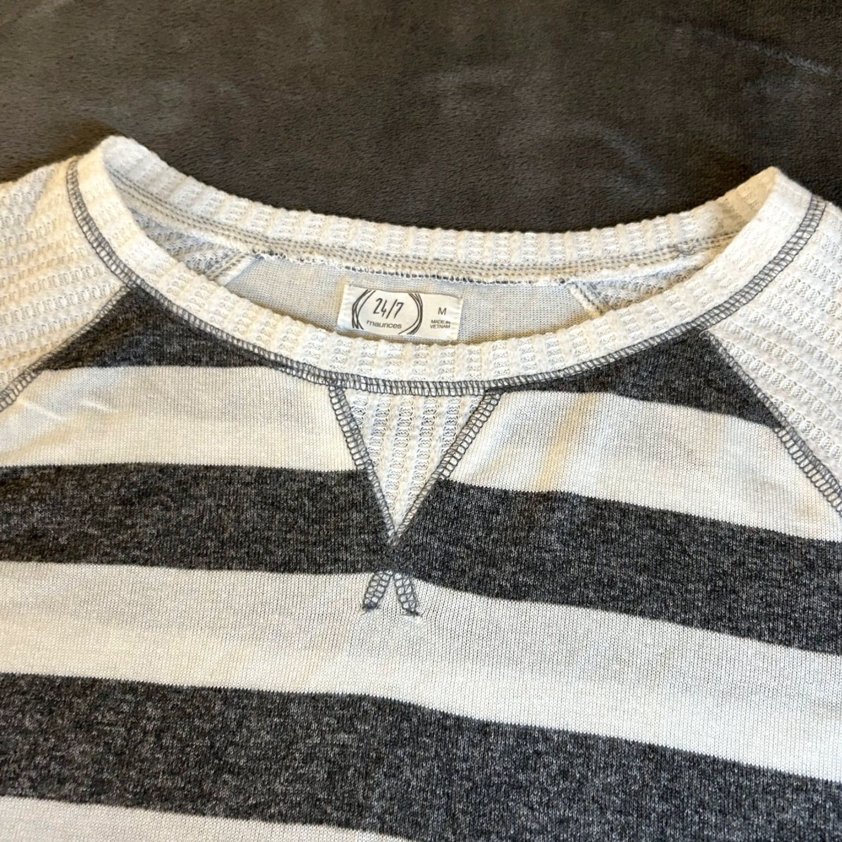 Vintage 24/7 maurices Tunic Top Raglan Sleeve Striped Shirt Womens Medium M Gray Size M / US 6-8 / IT 42-44 - 3 Thumbnail