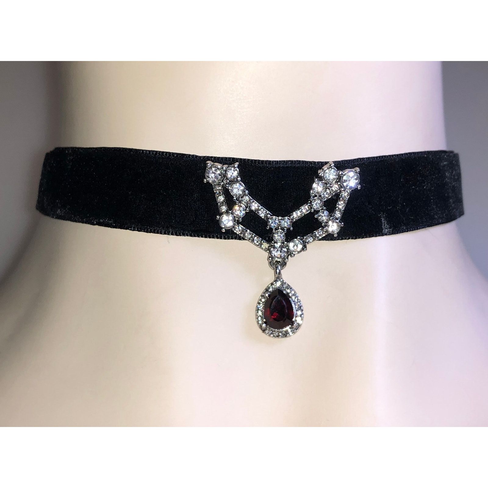Other CHLOE + ISABEL velvet noir crystal garnet tear choker - N056 Size ONE SIZE - 1 Thumbnail