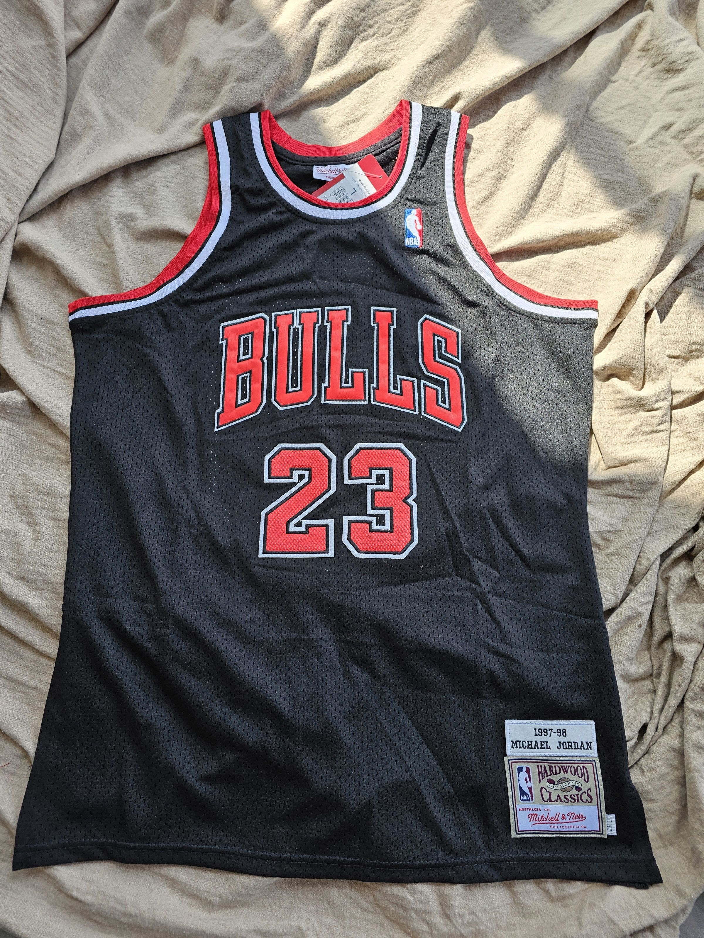 michael jordan 23 bulls jersey