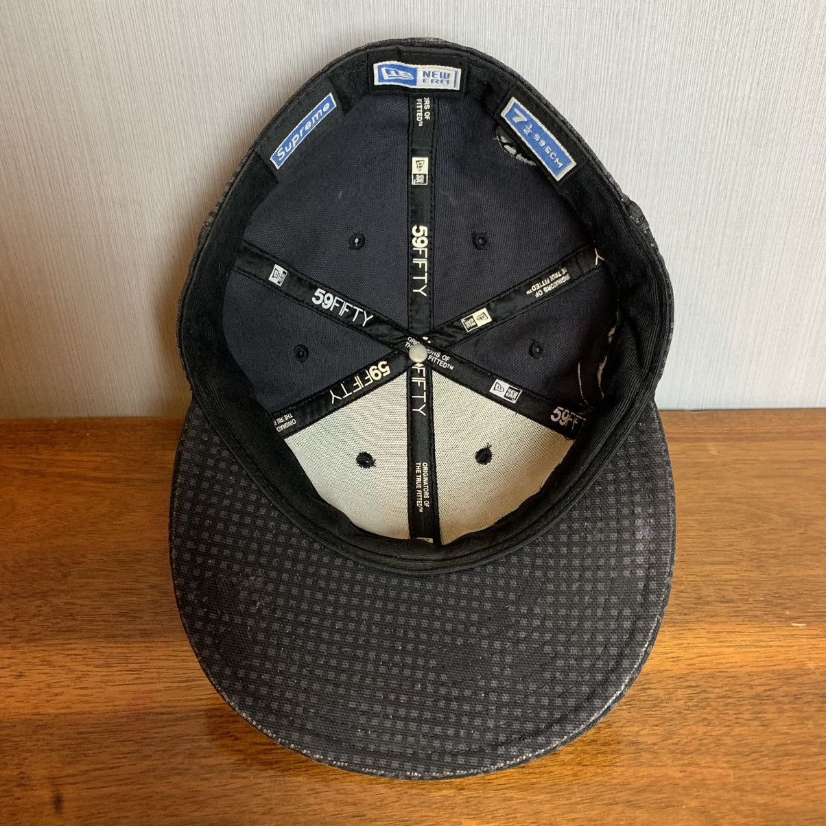 New Era × Supreme Supreme Grid Camo Side Logo Fitted Hat 2007 Size ONE SIZE - 10 Thumbnail