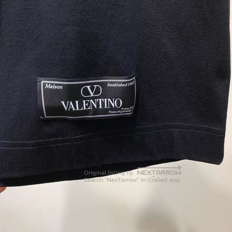 Valentino Valentino Badge labeled short-sleeved T-shirt Size US L / EU 52-54 / 3 - 6 Thumbnail