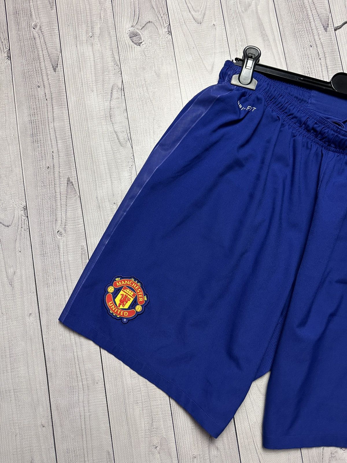 Nike × Vintage Vintage Nike Manchester United soccer shorts logo blue Size US 36 / EU 52 - 2 Thumbnail