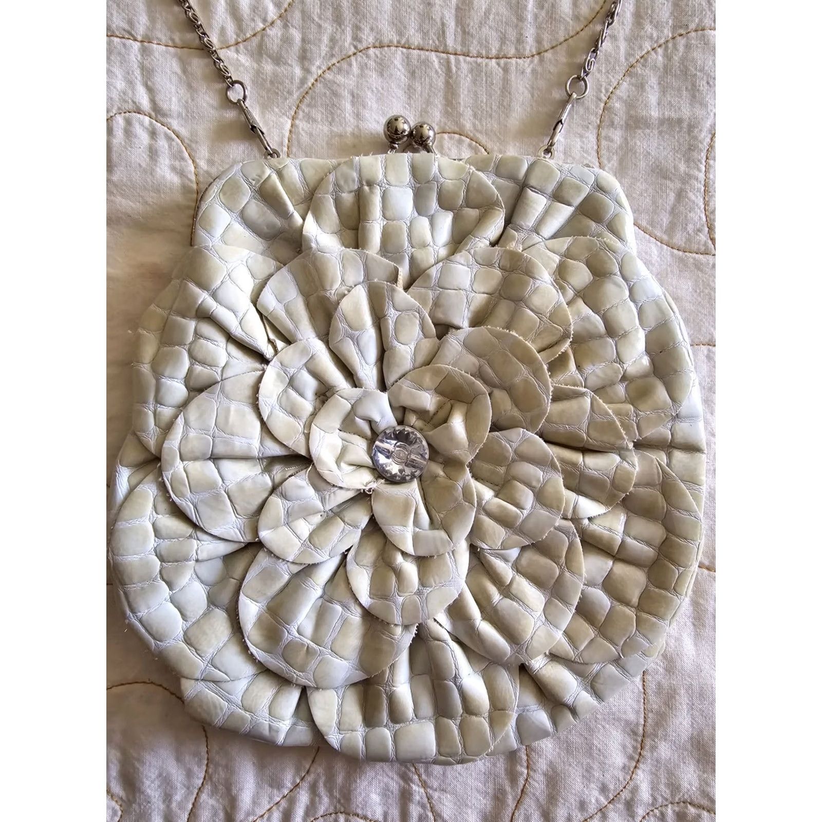 Vintage VINTAGE 90s Y2k Ivory Rose Crossbody Bag Fairycore Romantic Ethereal Purse Women Size ONE SIZE - 2 Thumbnail