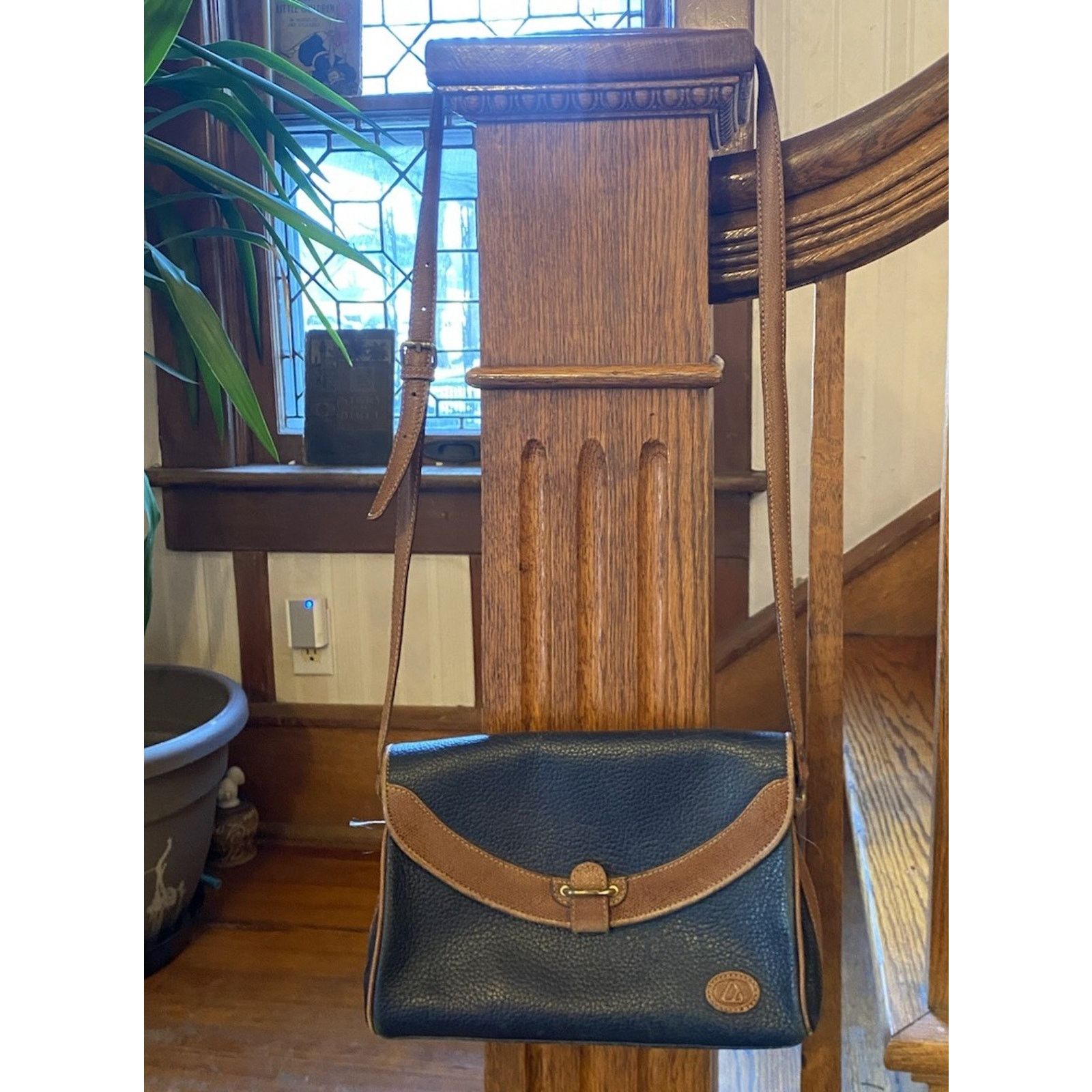 Liz Claiborne VTG Liz Claiborne Navy Pebble Leather Crossbody Bag Brown Size ONE SIZE - 1 Thumbnail