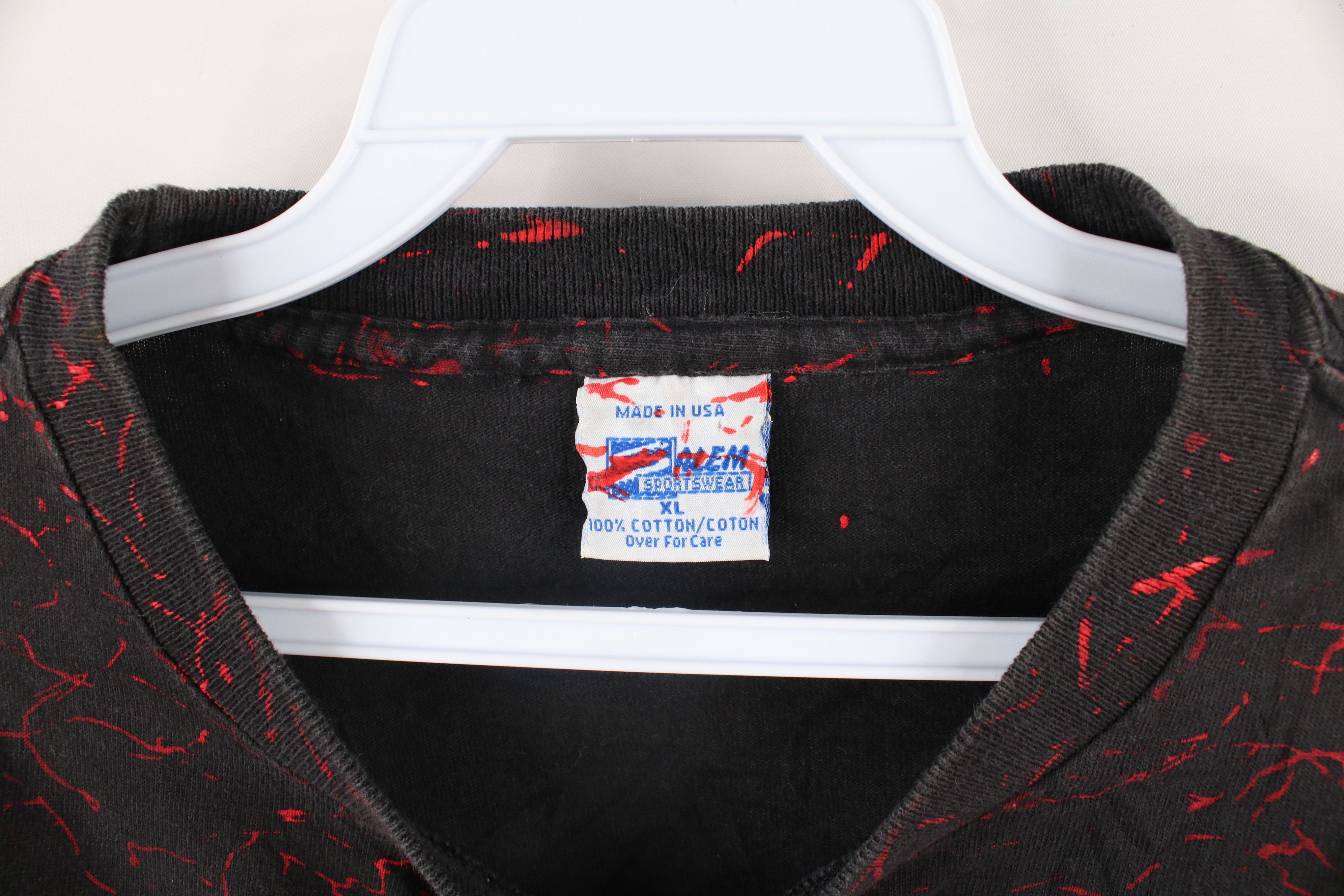 Vintage Vintage 90s All Over Print Chicago Bulls Basketball T-Shirt Size US XL / EU 56 / 4 - 7 Thumbnail