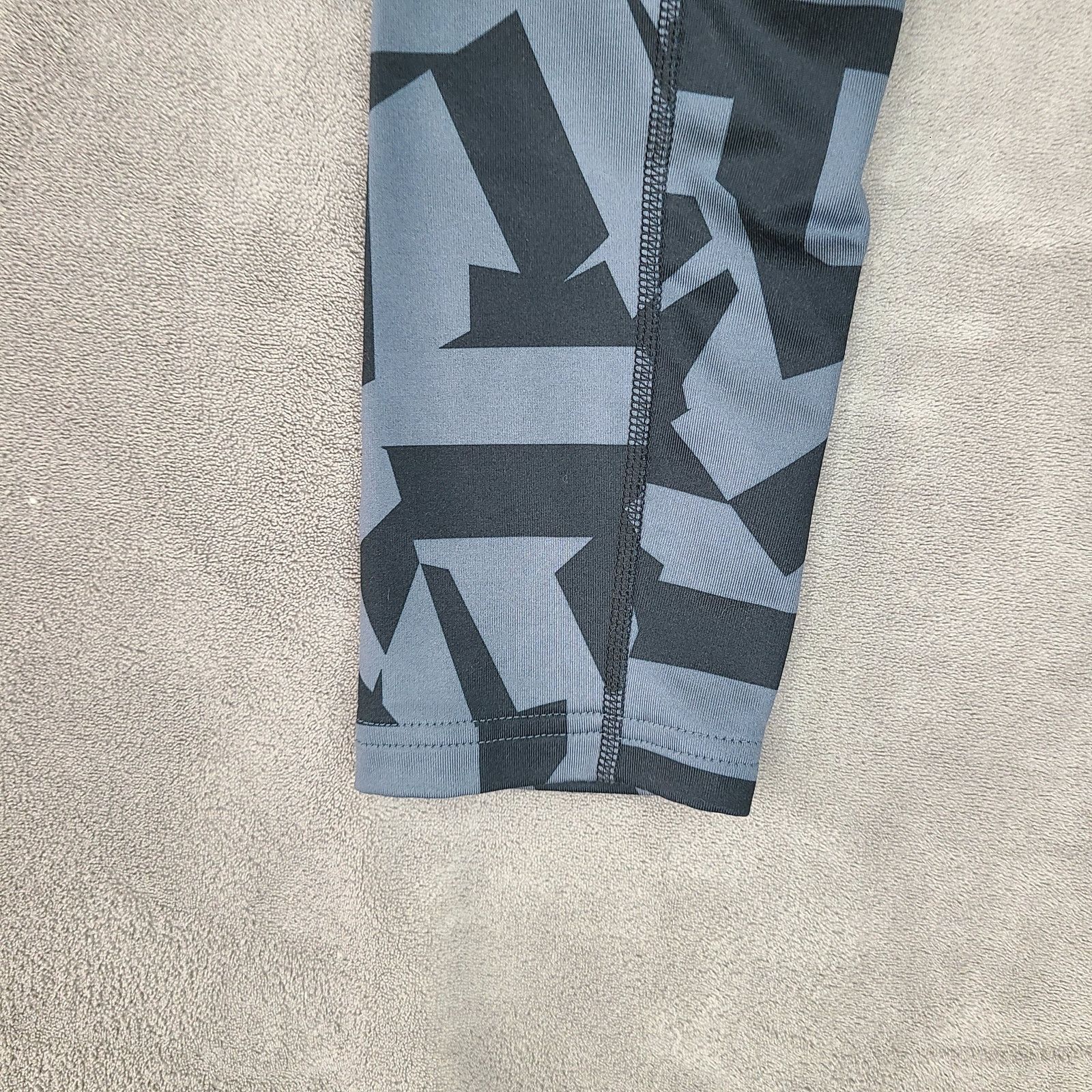 Nike Nike Pro Combat Women's L Graphic Leggings Black/Gray Size 25" / US 0 / IT 36 - 17 Thumbnail