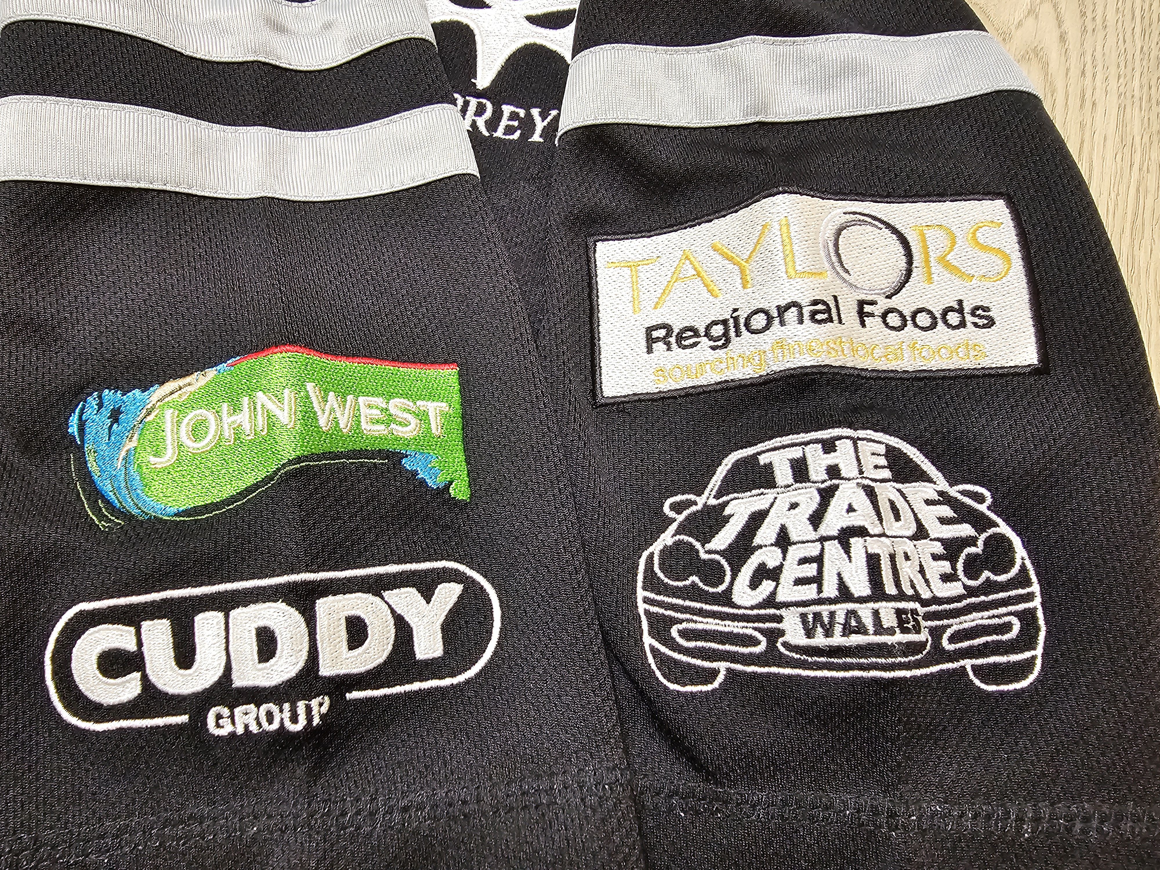 Vintage OSPREYS RUGBY VINTAGE JERSEY WALES RUGBY JERSEY RUGBY SHIRT Size US S / EU 44-46 / 1 - 6 Thumbnail