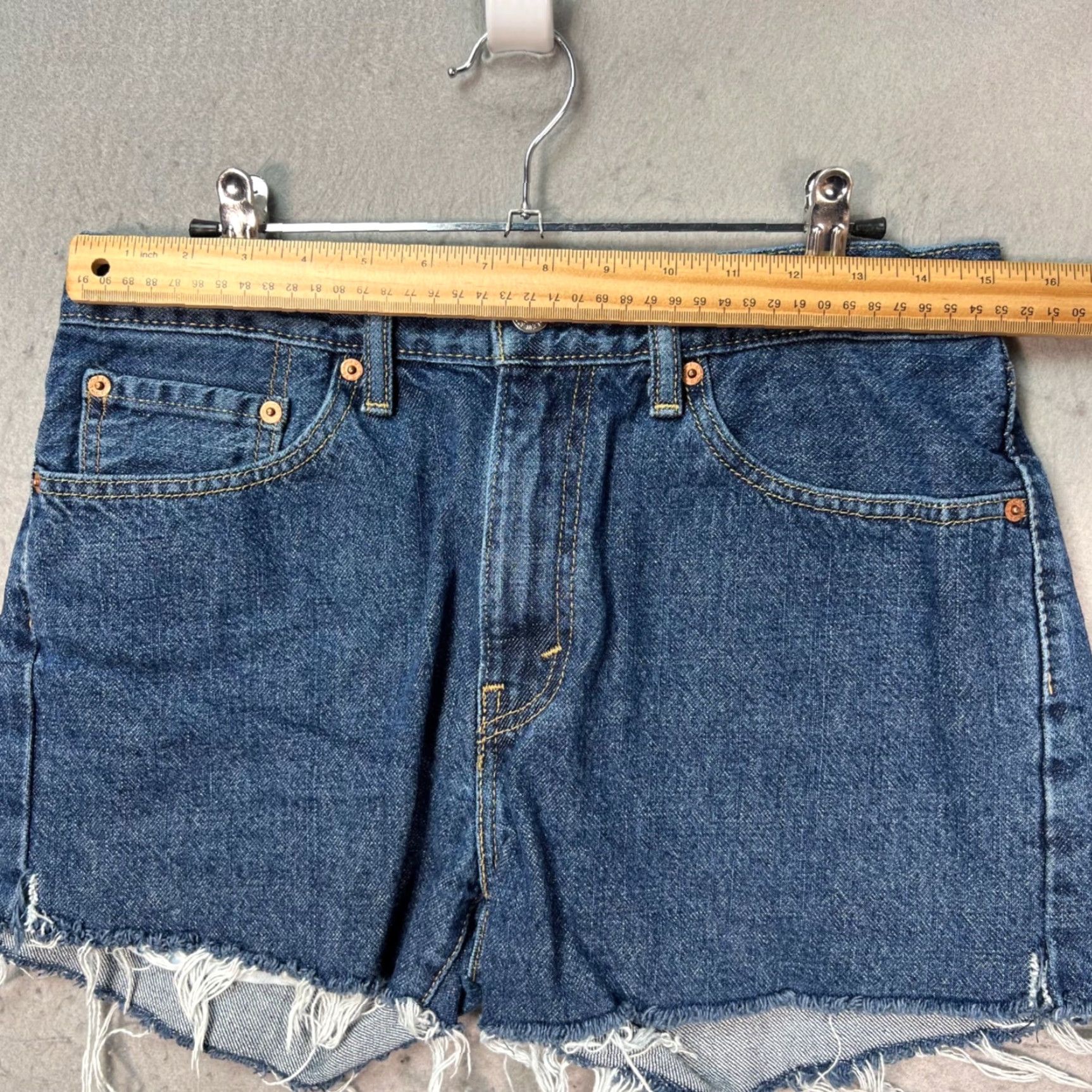 Levi's Levi's 505 Womens Size 32 Blue Distressed Denim Shorts High Rise Frayed Hem Shirt Pocket 5-Pocket Womens Jeans Short(s) Size 24" / US 00 / IT 34 - 6 Thumbnail
