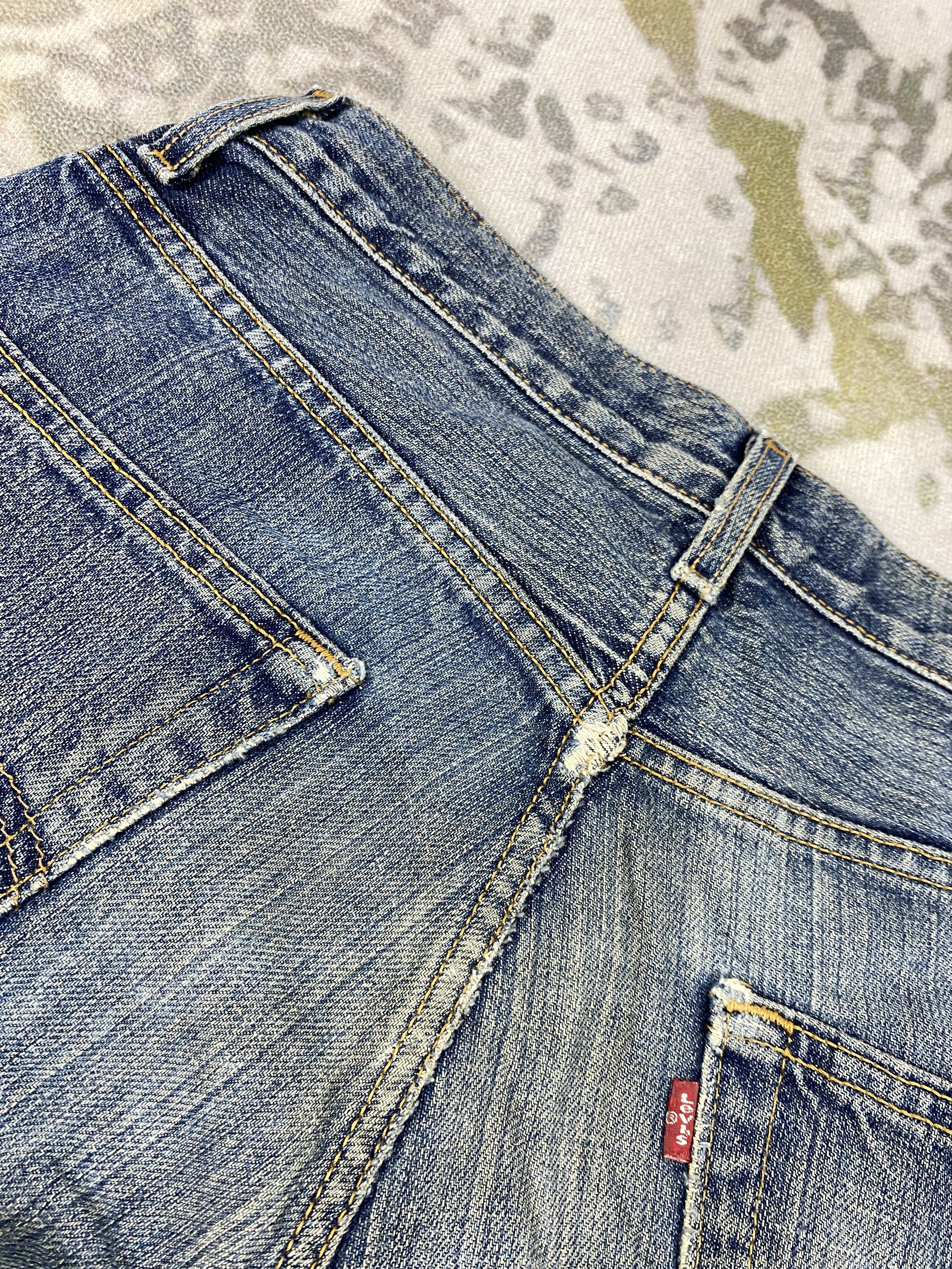 Levi's Faded Blue Vintage Levi's 569 Jeans 31x29 Denim -JN2081 Size US 31 - 13 Thumbnail