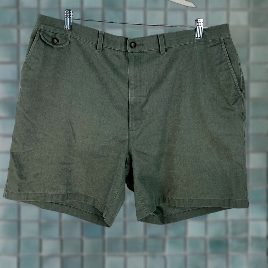 Vintage Town Craft Mens Chino Shorts 44W Regular Inseam 12in Green Stain Release Easy Care Casual Shorts Mens Size US 42 / EU 58 - 1 Thumbnail