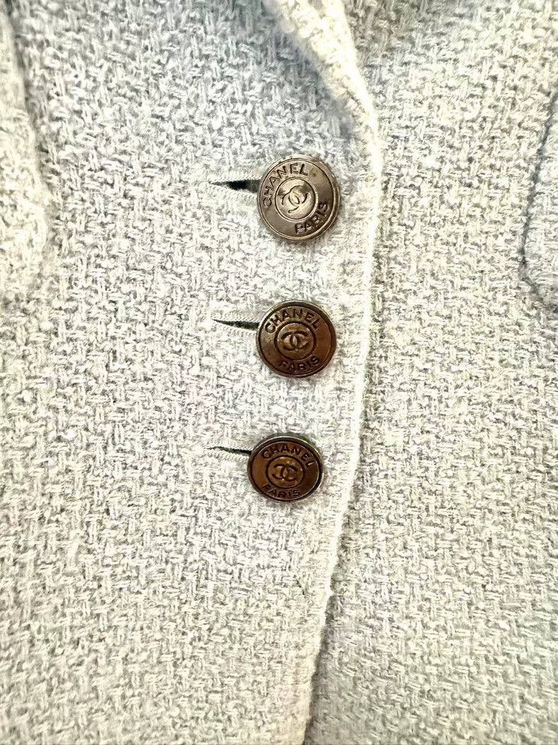 Chanel Chanel Light blue tweed suit jacket with silver button dou Size M / US 6-8 / IT 42-44 - 3 Thumbnail
