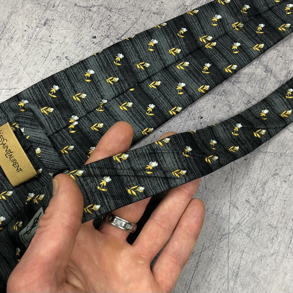 Yves Saint Laurent Yves Saint Laurent Floral Flowers Silk Tie Size ONE SIZE - 8 Thumbnail
