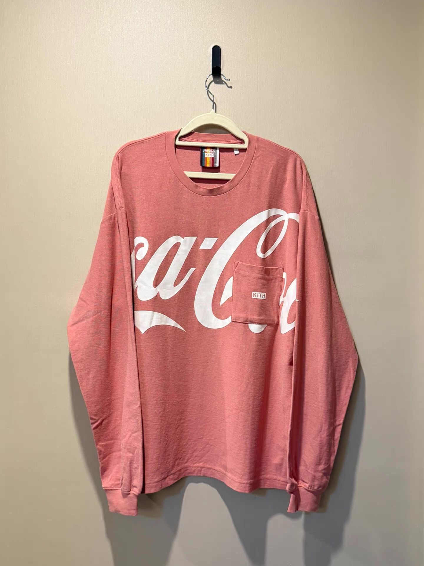 Kith Kith x Coca Cola collaborative long-sleeve T-shirt Ｑ20 Size US M / EU 48-50 / 2 - 2 Thumbnail