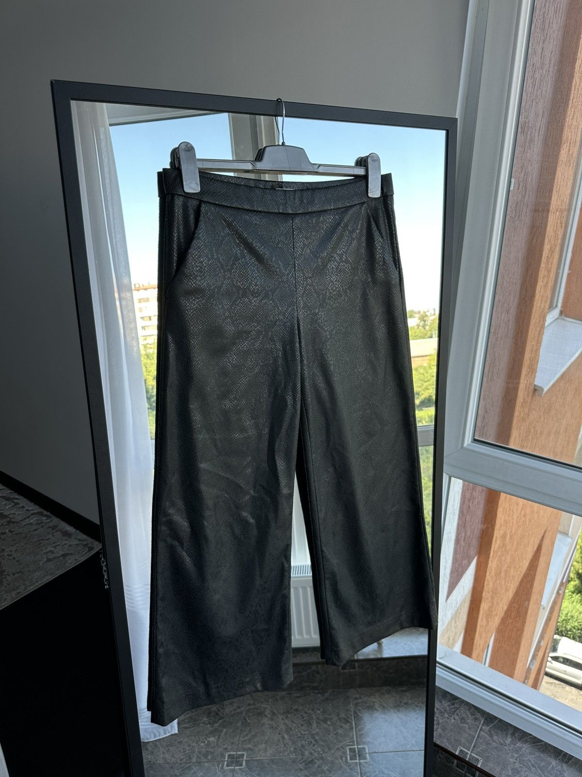 Vintage Raffaello Rossi Women’s Faux Pants–Wide Leg Made in Romania Size 30" / US 8 / IT 44 - 2 Thumbnail