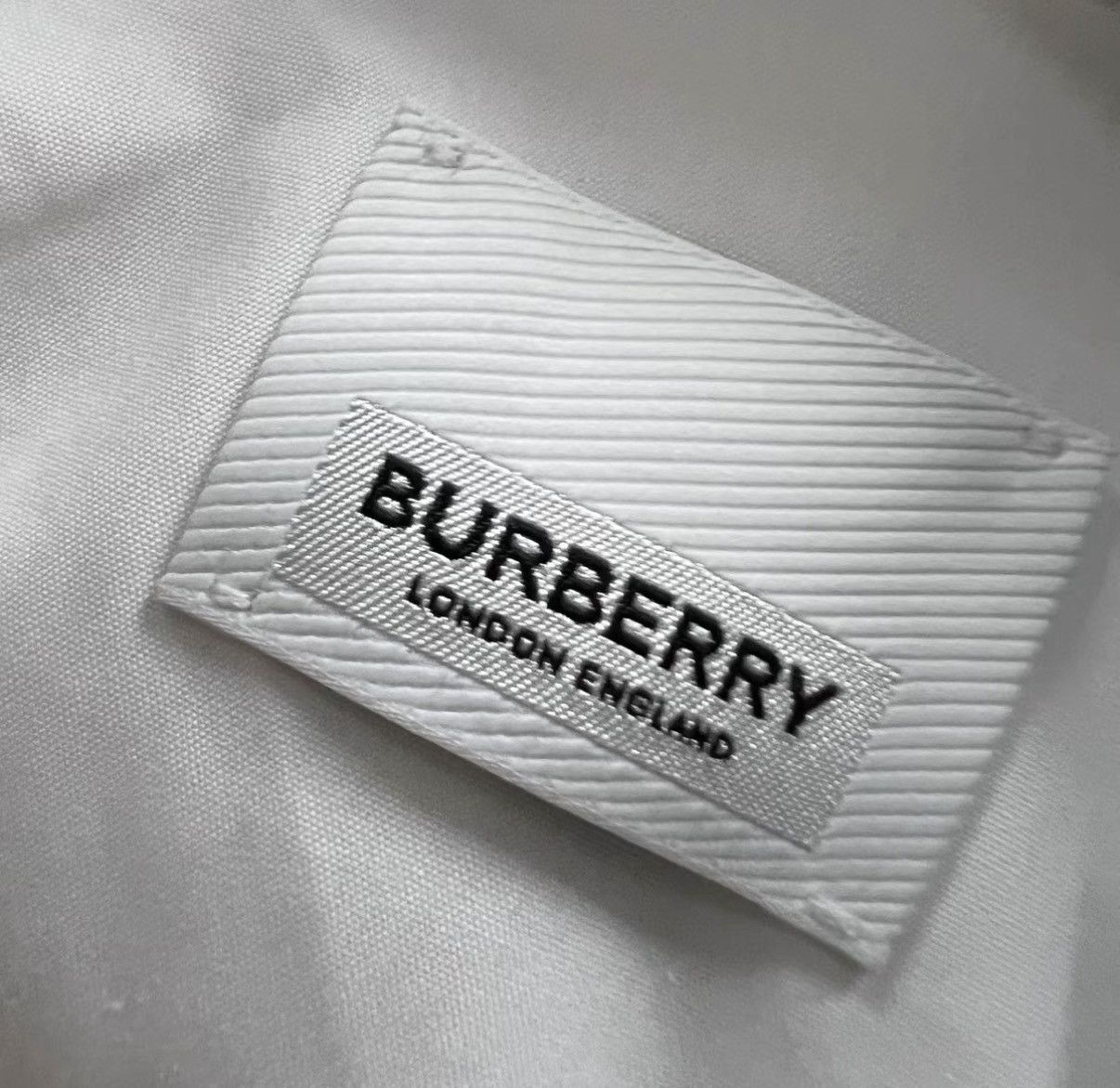 Burberry Burberry White TB Embroidered Shirt J41 Size US L / EU 52-54 / 3 - 4 Thumbnail