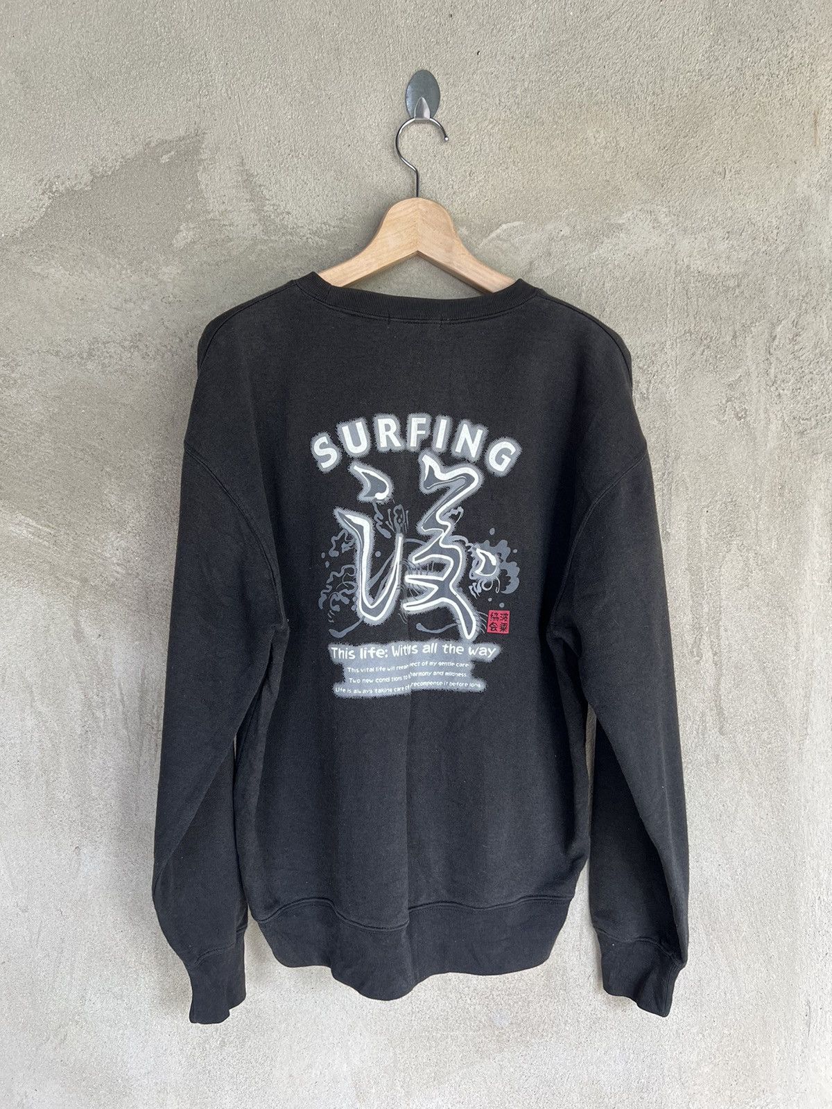 Vintage Vintage Monochrome And Col Surfing Sweatshirt Size US L / EU 52-54 / 3 - 7 Thumbnail