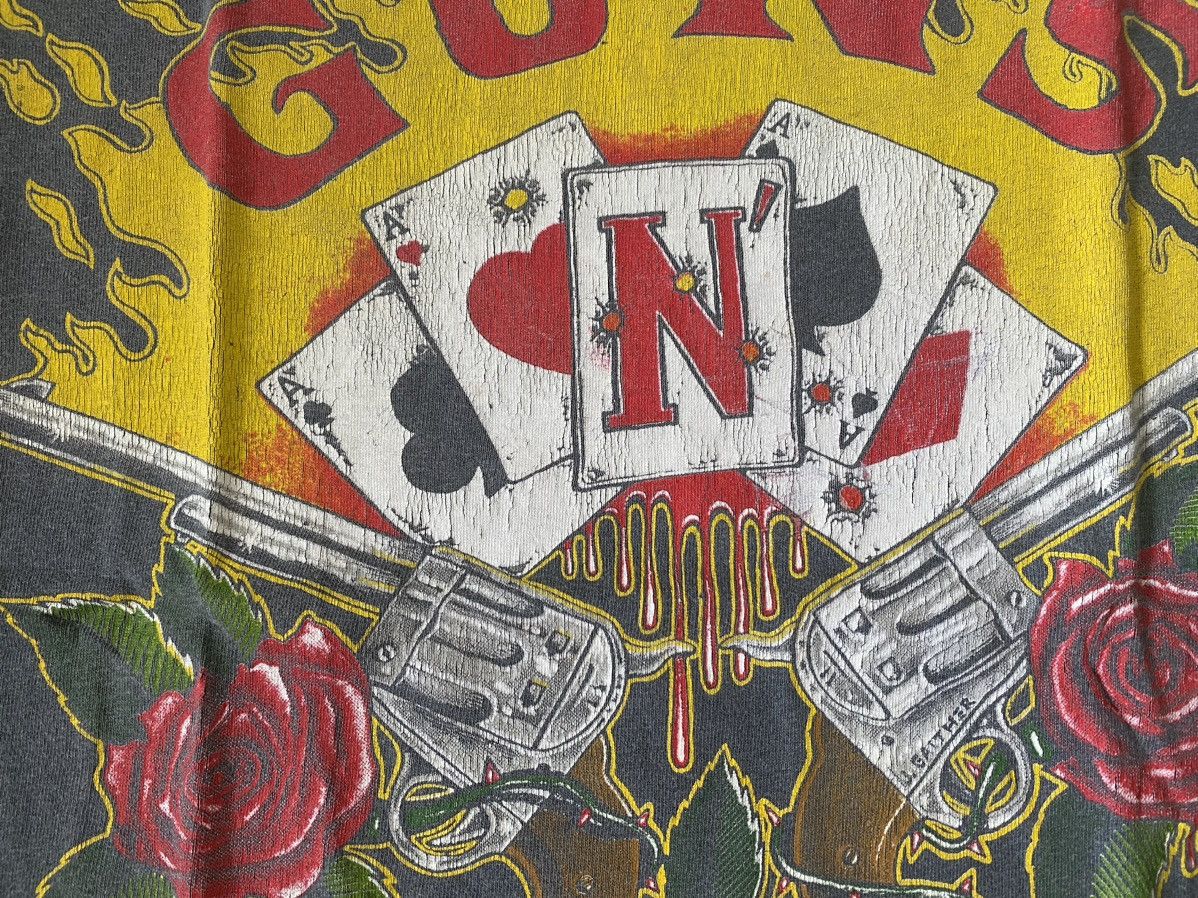 Band Tees DISTRESSED GUNS N ROSES BAND TSHIRT 1991 Size US M / EU 48-50 / 2 - 5 Thumbnail