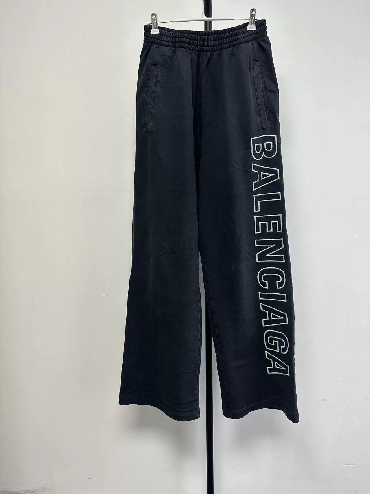 Balenciaga Balenciaga Mid-Rise Straight-Leg Loose Casual Pants Size US 26 / EU 42 - 1 Thumbnail