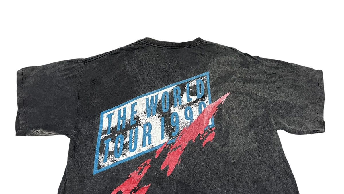 Vintage Vintage Faded Distressed Thrashed David Bowie World Tour Tee Size US L / EU 52-54 / 3 - 7 Thumbnail