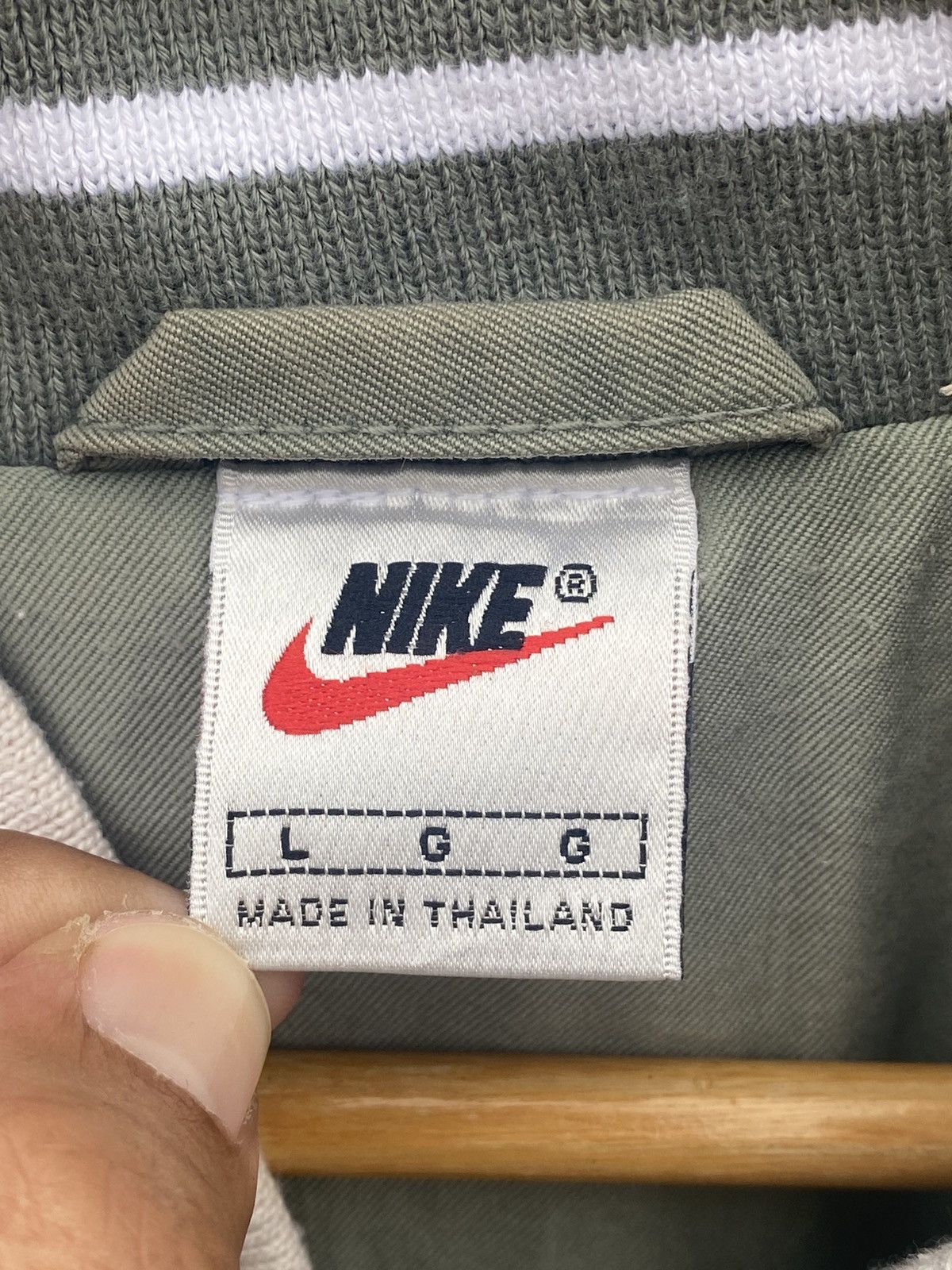 Nike Distressed Vintage 90’s Nike court thermal jacket Size US L / EU 52-54 / 3 - 11 Thumbnail