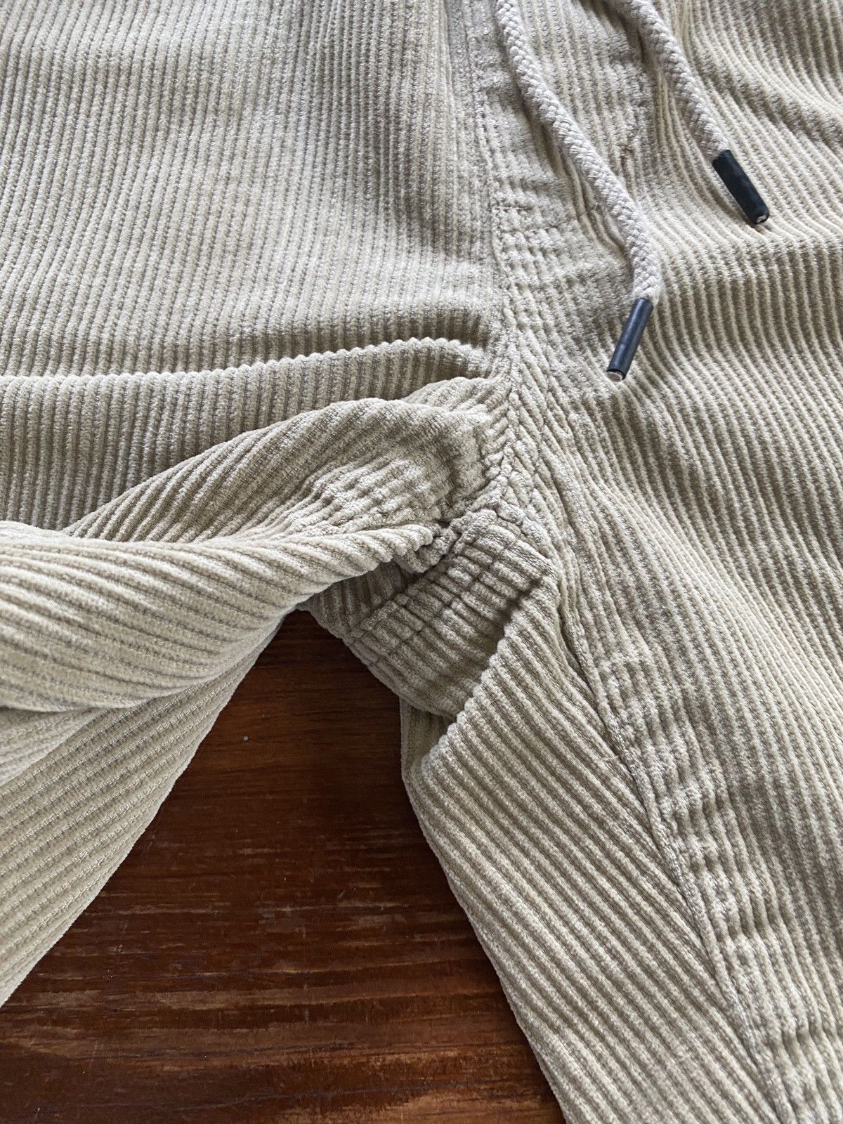 UNIONBAY × Vintage Vintage Unionbay Khaki Thick Corduroy Elastic Waist Shorts Size US 29 - 6 Thumbnail