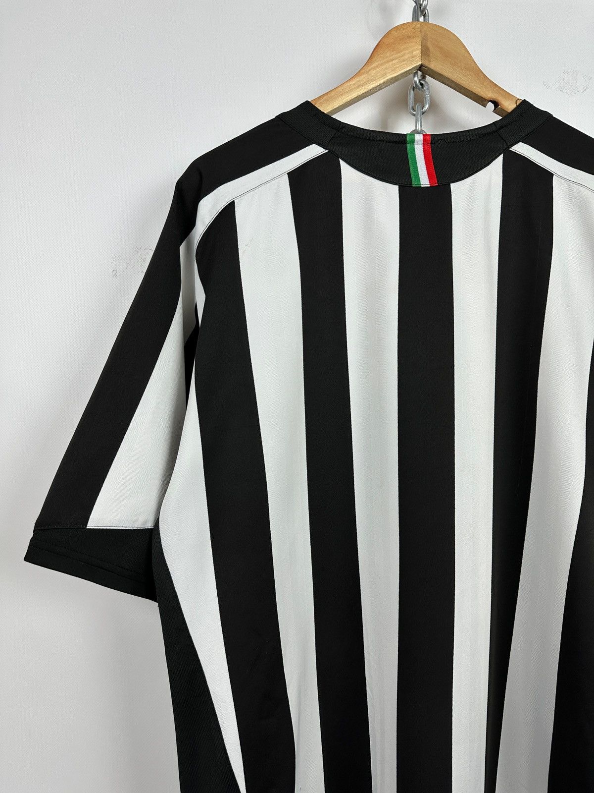 Nike 2005/06 Nike Juventus FC Total 90 Vintage Home Jersey Size US XL / EU 56 / 4 - 16 Thumbnail