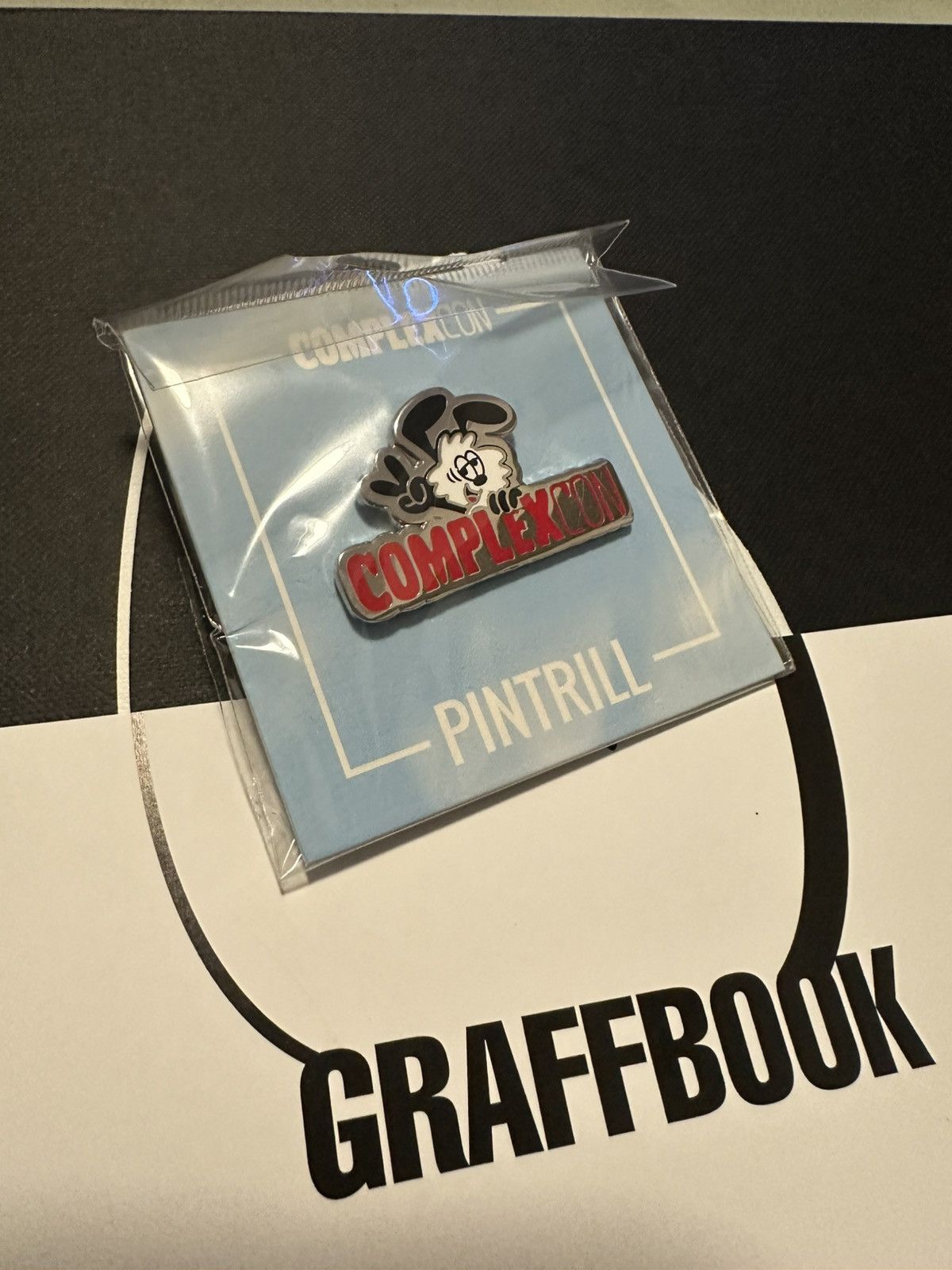 Complex × Nigo Complexcon 2022 verdy pin Size ONE SIZE - 2 Thumbnail