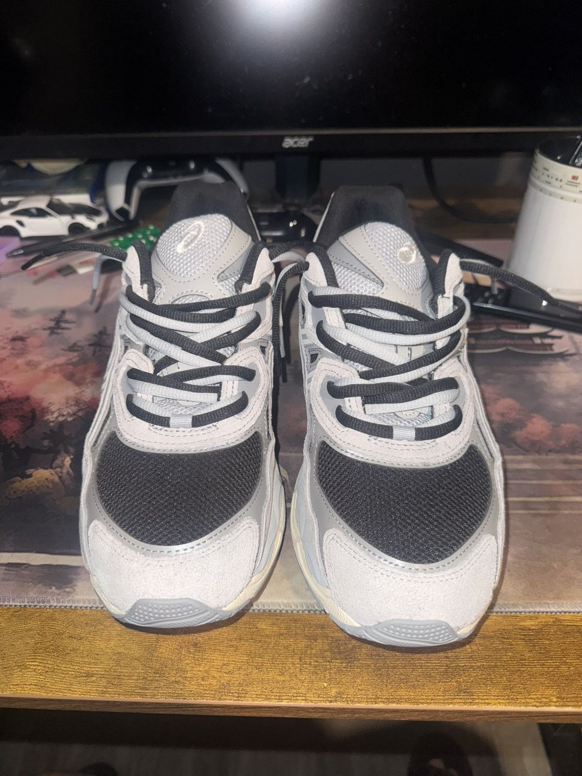 Asics Asics Gel Nyc Size 10 Grey and Black Size US 10 / EU 43 - 3 Thumbnail