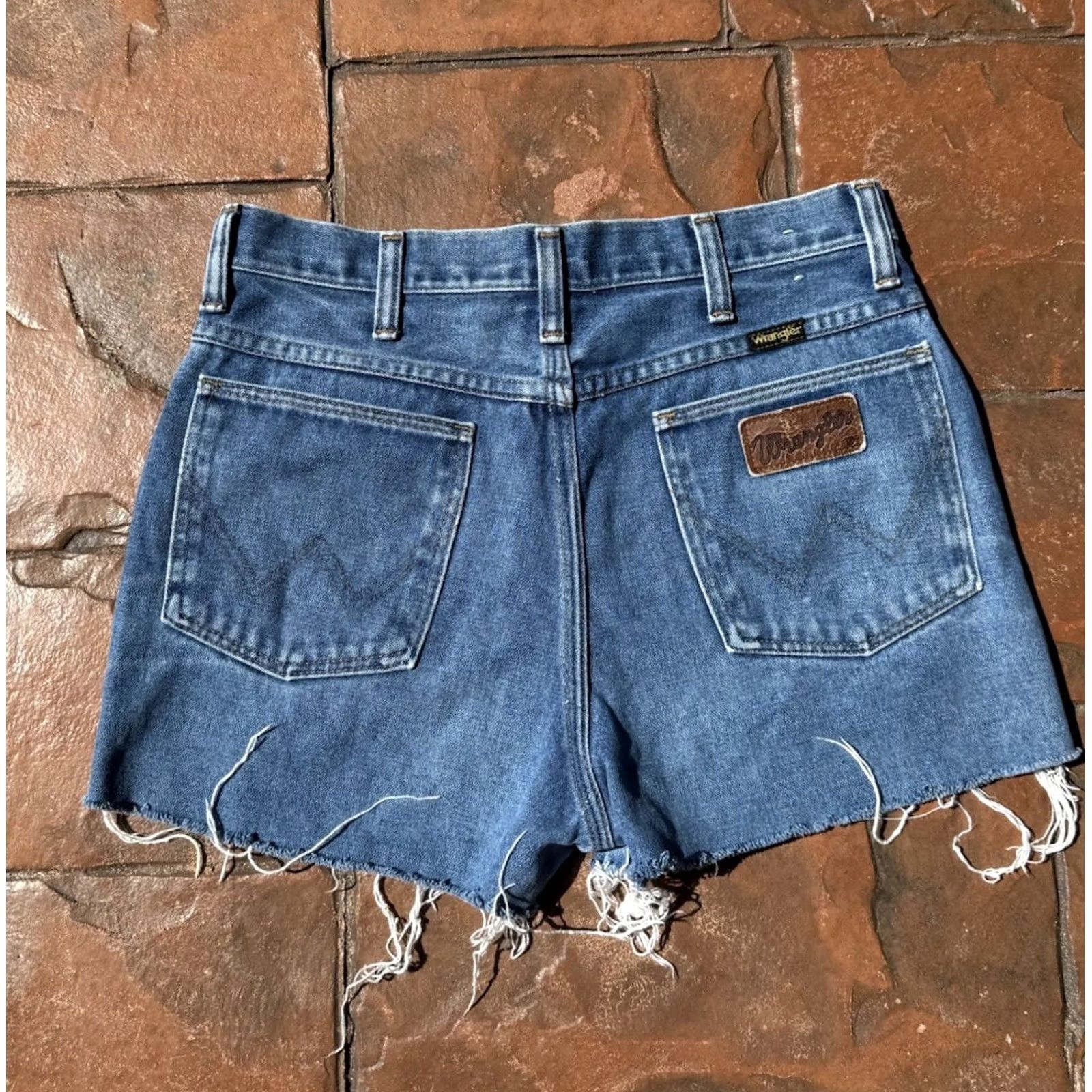 Wrangler VINTAGE Wrangler Denim Cut Off Shorts Women's 31 High Rise Blue 5-Pocket US Made Cowgirl 80s 90s Western Size 24" / US 00 / IT 34 - 3 Thumbnail