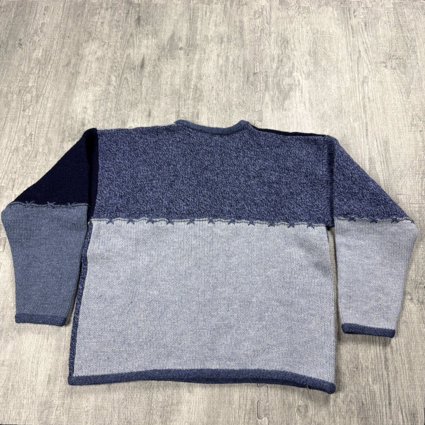 Vintage VINTAGE Northern Isles Hand Embroidered Wool Patchwork Boho Crewneck Sweater Women Large Blue 2000s Fall Winter Size L / US 10 / IT 46 - 7 Thumbnail