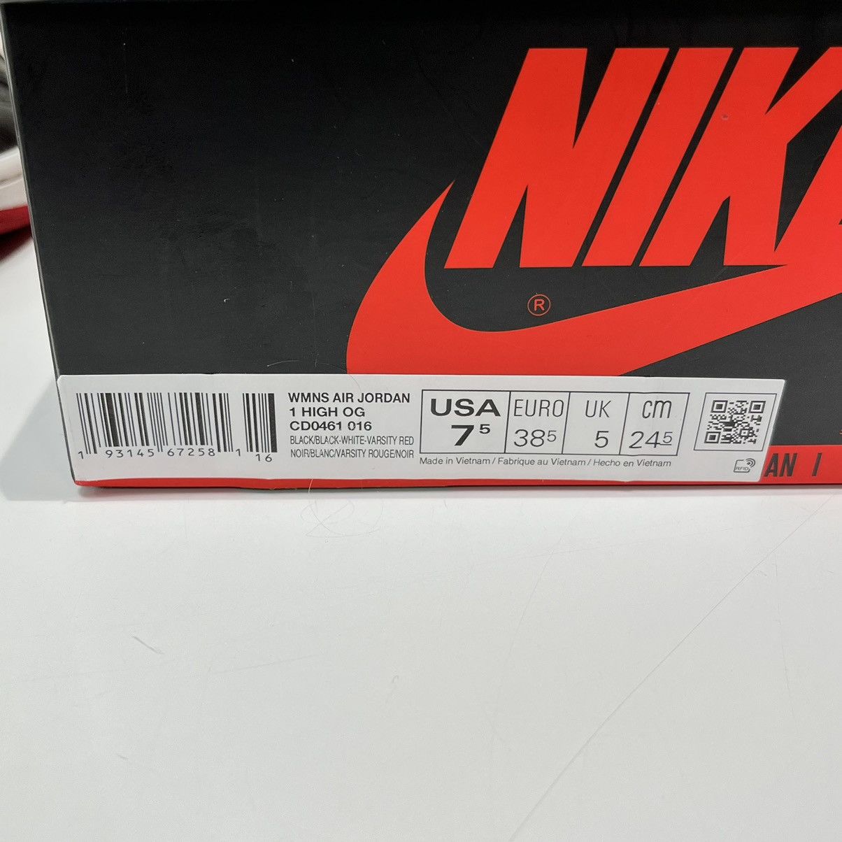 Nike Air Jordan 1 Retro High Satin Black Toe (W) Size US 7.5 / IT 37.5 - 11 Thumbnail