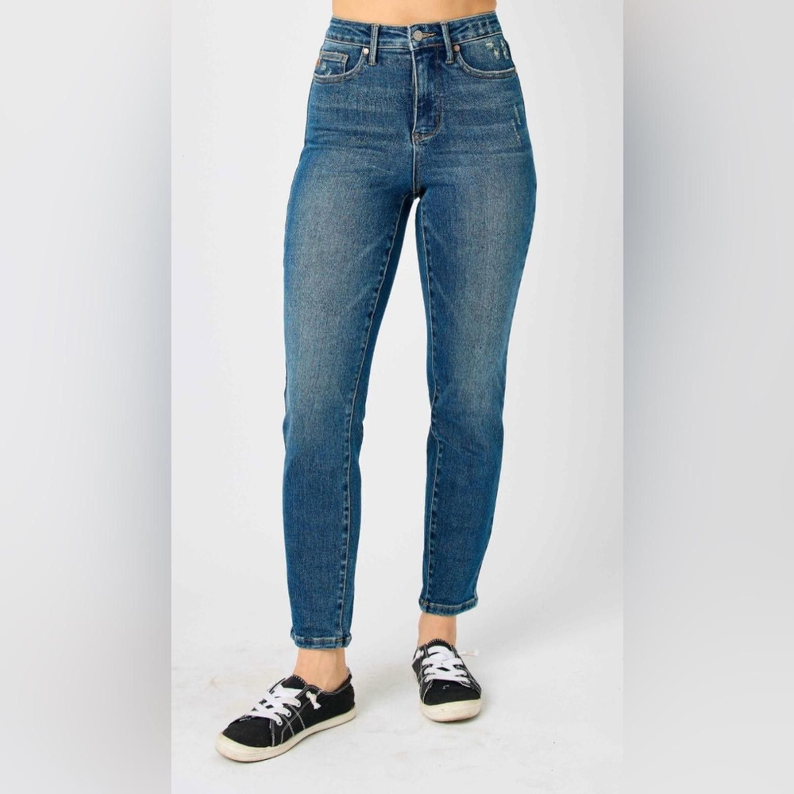 NWT. Judy Blue. Slim Fit Tummy Control Jeans. Size 18W.