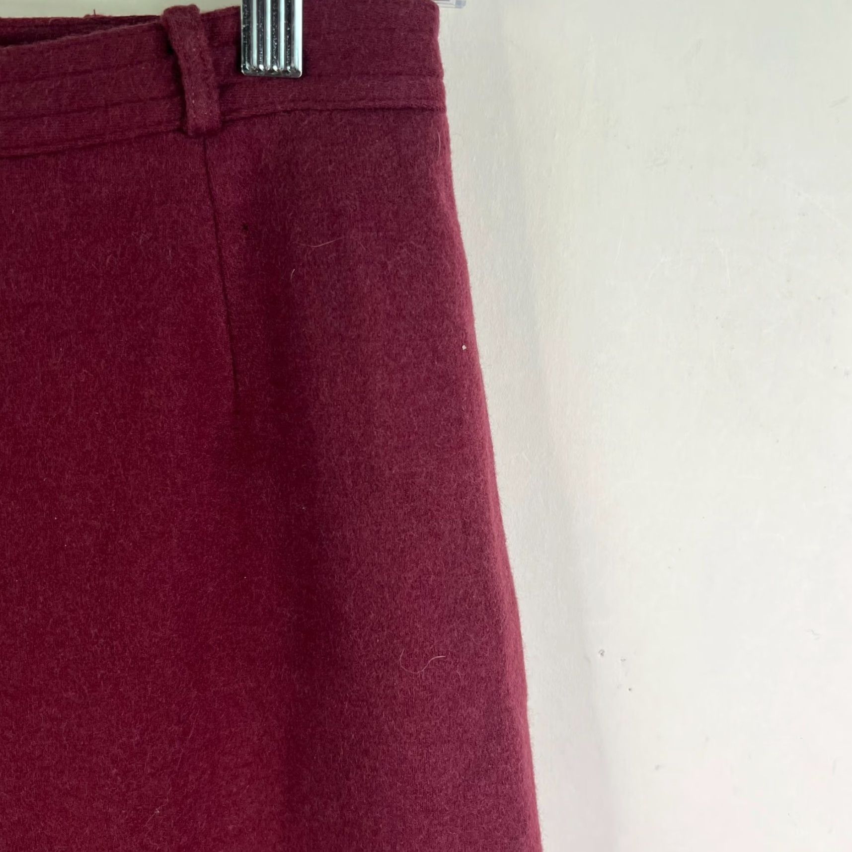 Vintage Vintage Golden Knit Wool Belted Skirt Womens Size 11 Maroon Knee Length A-Line 80s 90s 100% Wool Mid Rise Buttons Zipper Lined Size 32" / US 10 / IT 46 - 2 Thumbnail
