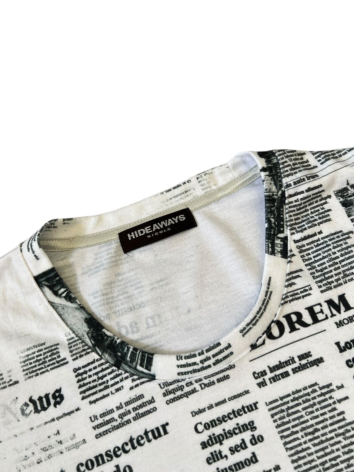 HIDEAWAYS × Japanese Brand × Nicole Club Hideaways Nicole Newspaper Print T-shirt Galliano Size US M / EU 48-50 / 2 - 6 Thumbnail