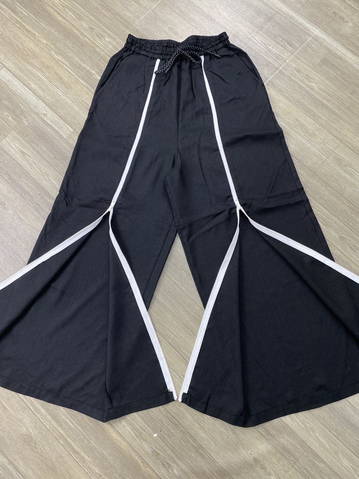 gomme Designer Gomme Zipper Coolane Wid Leg Pants Size US 30 / EU 46 - 1 Thumbnail